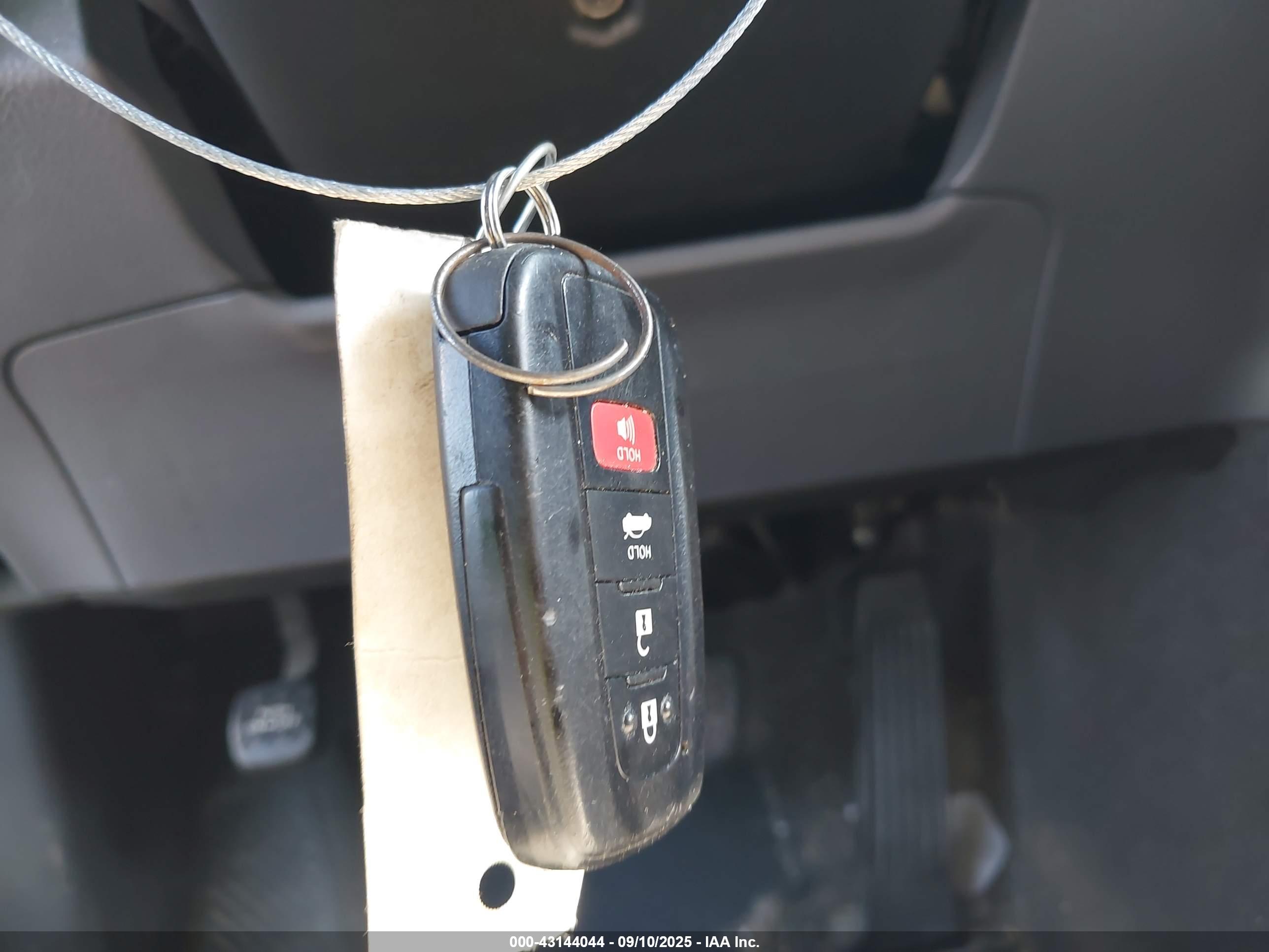 TOYOTA CAMRY image 11
