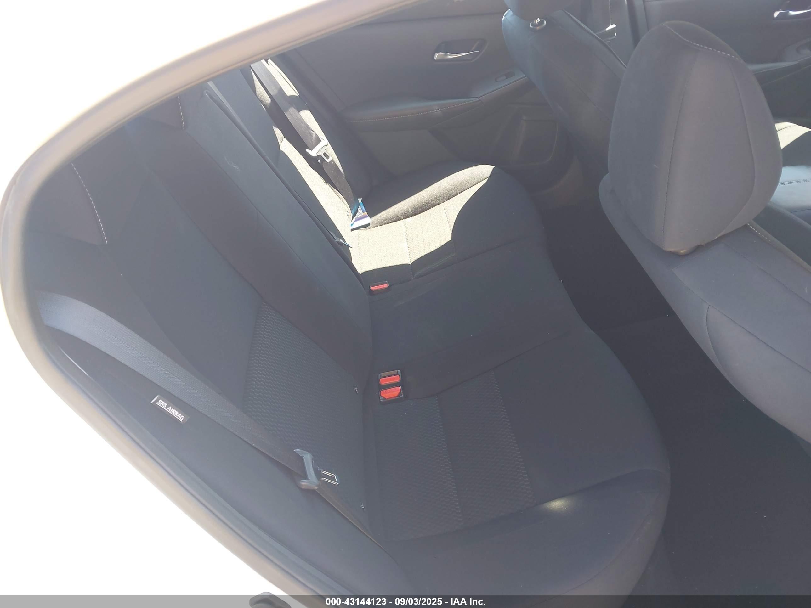 NISSAN SENTRA image 8