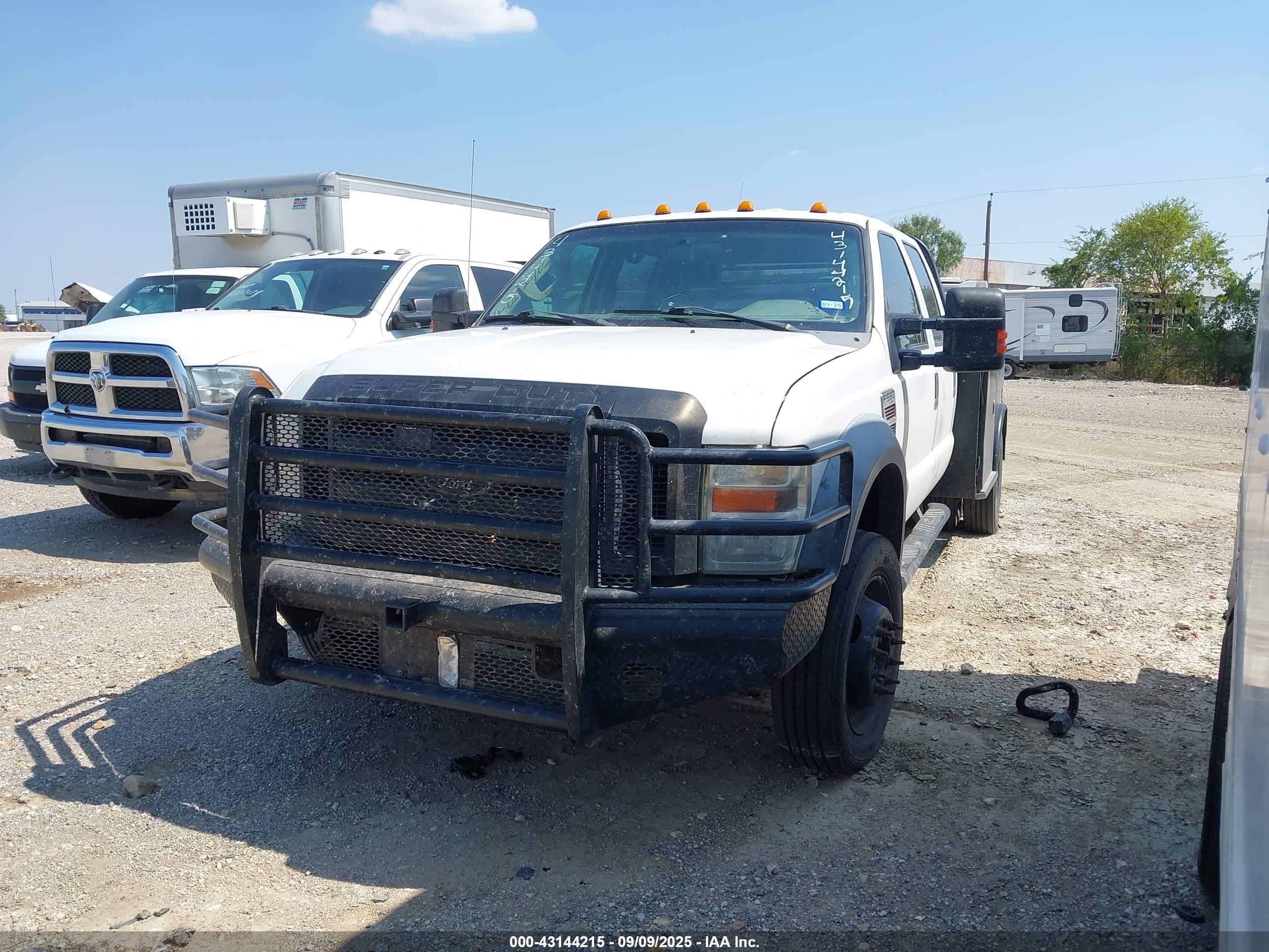 FORD F-550 image 2
