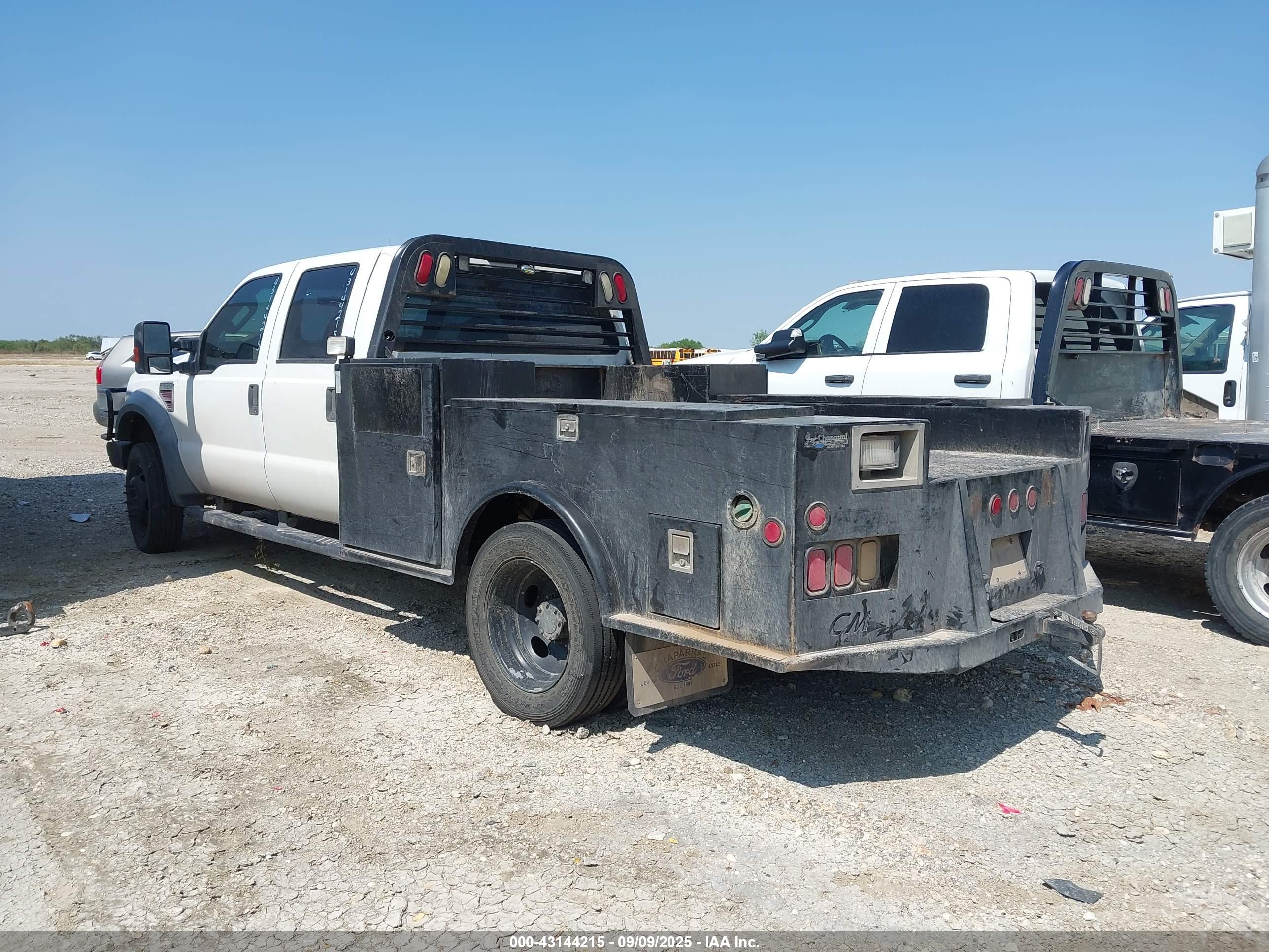 FORD F-550 image 3