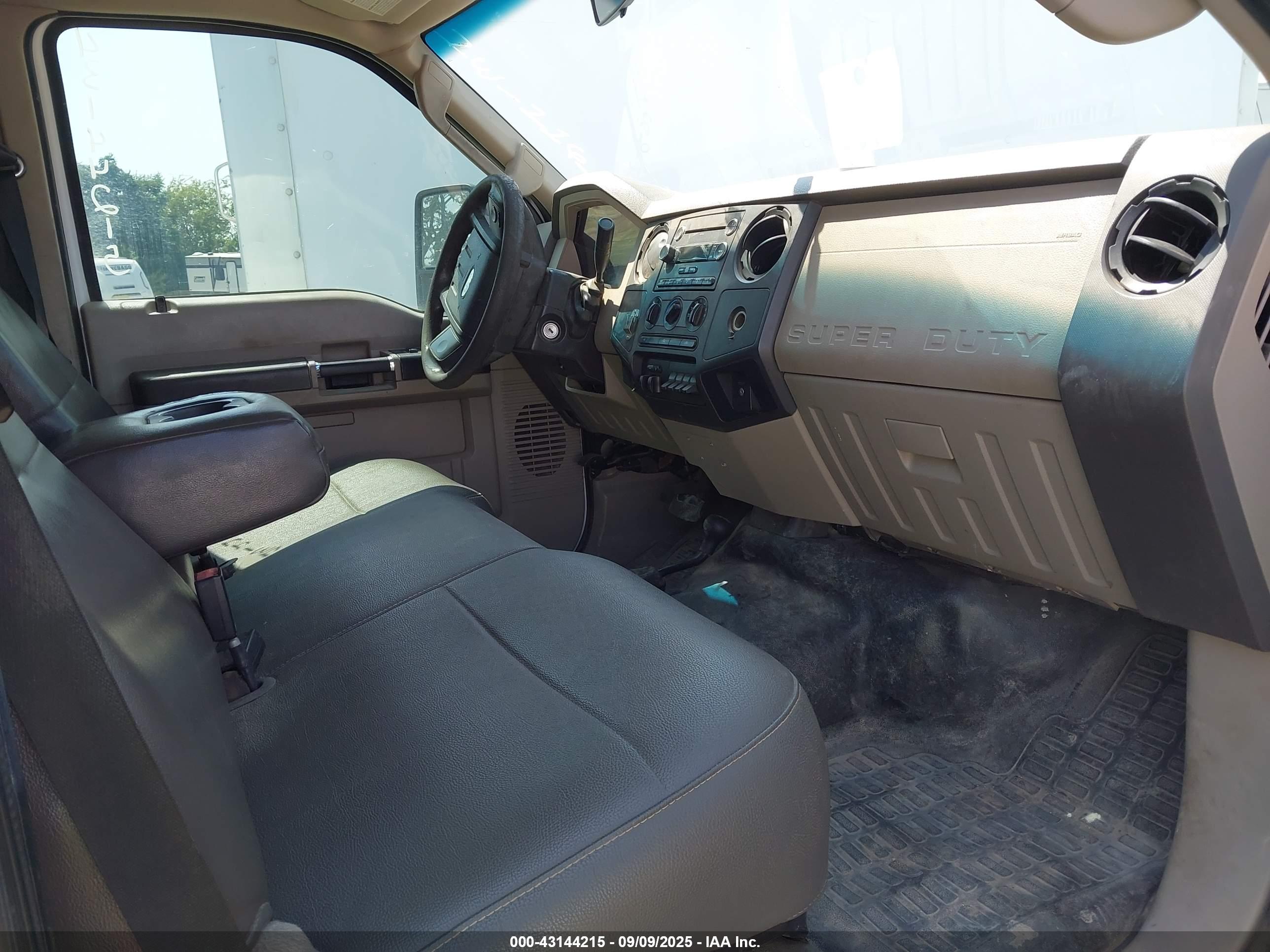 FORD F-550 image 5