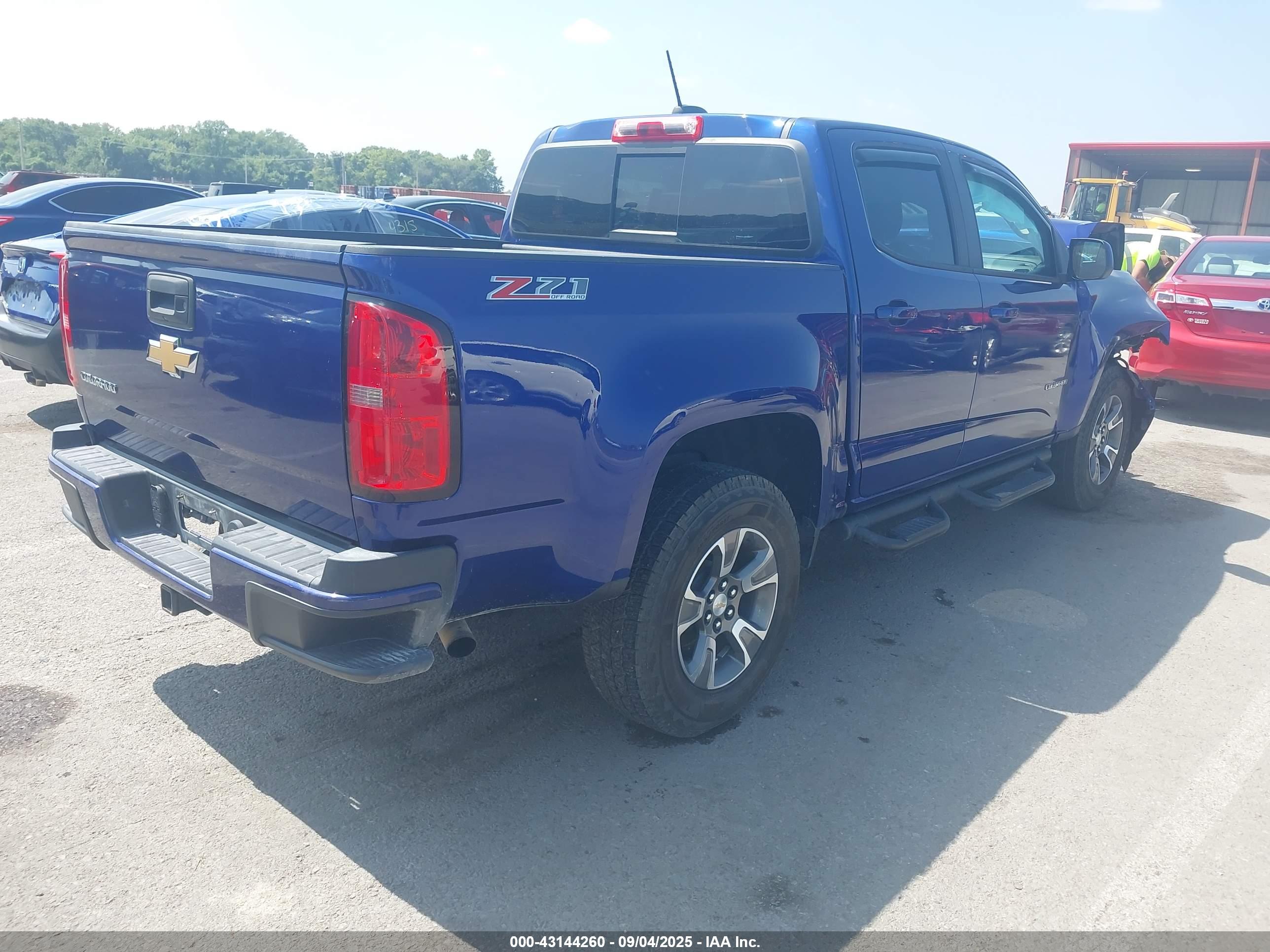 CHEVROLET COLORADO image 4