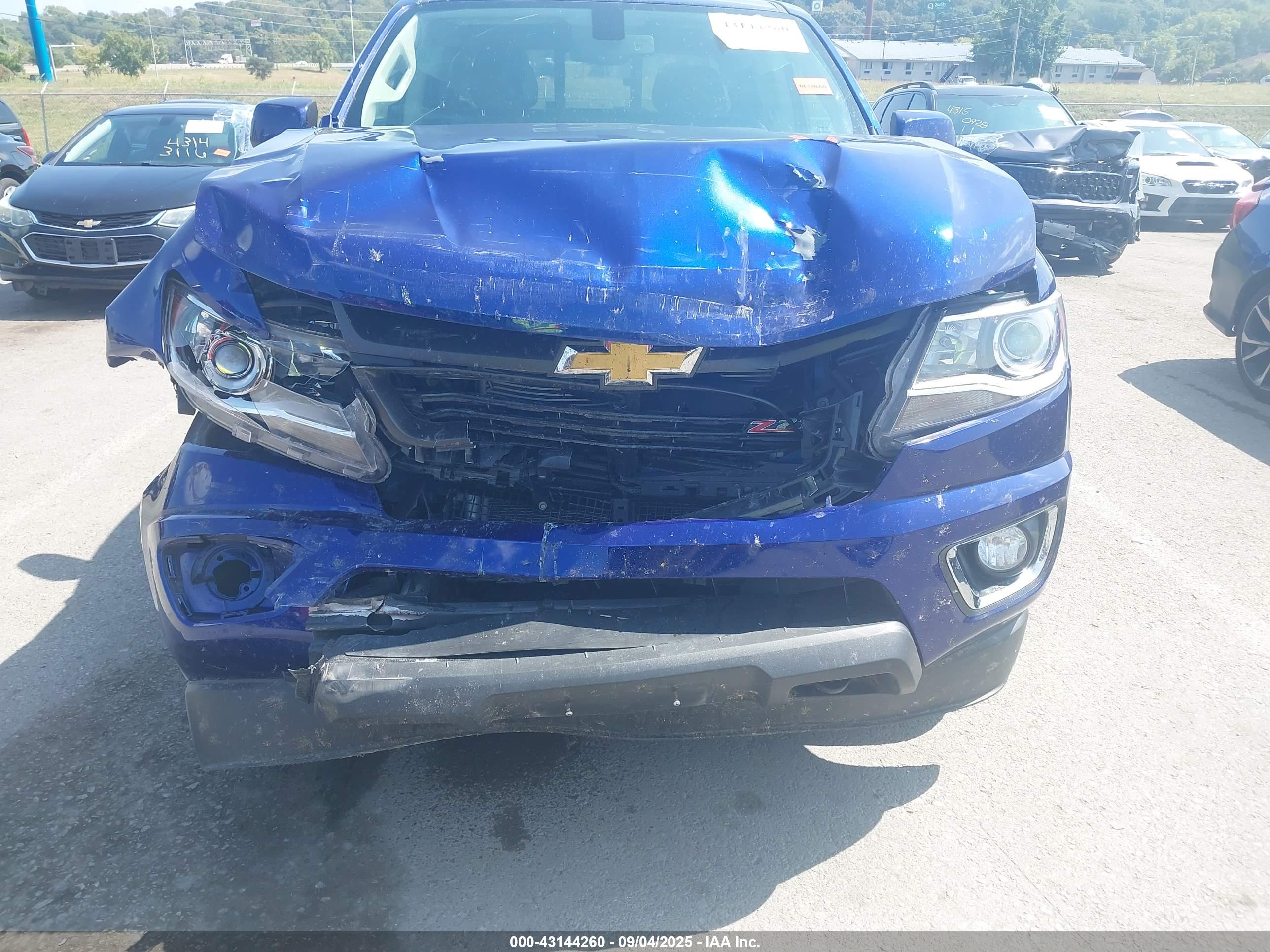 CHEVROLET COLORADO image 6