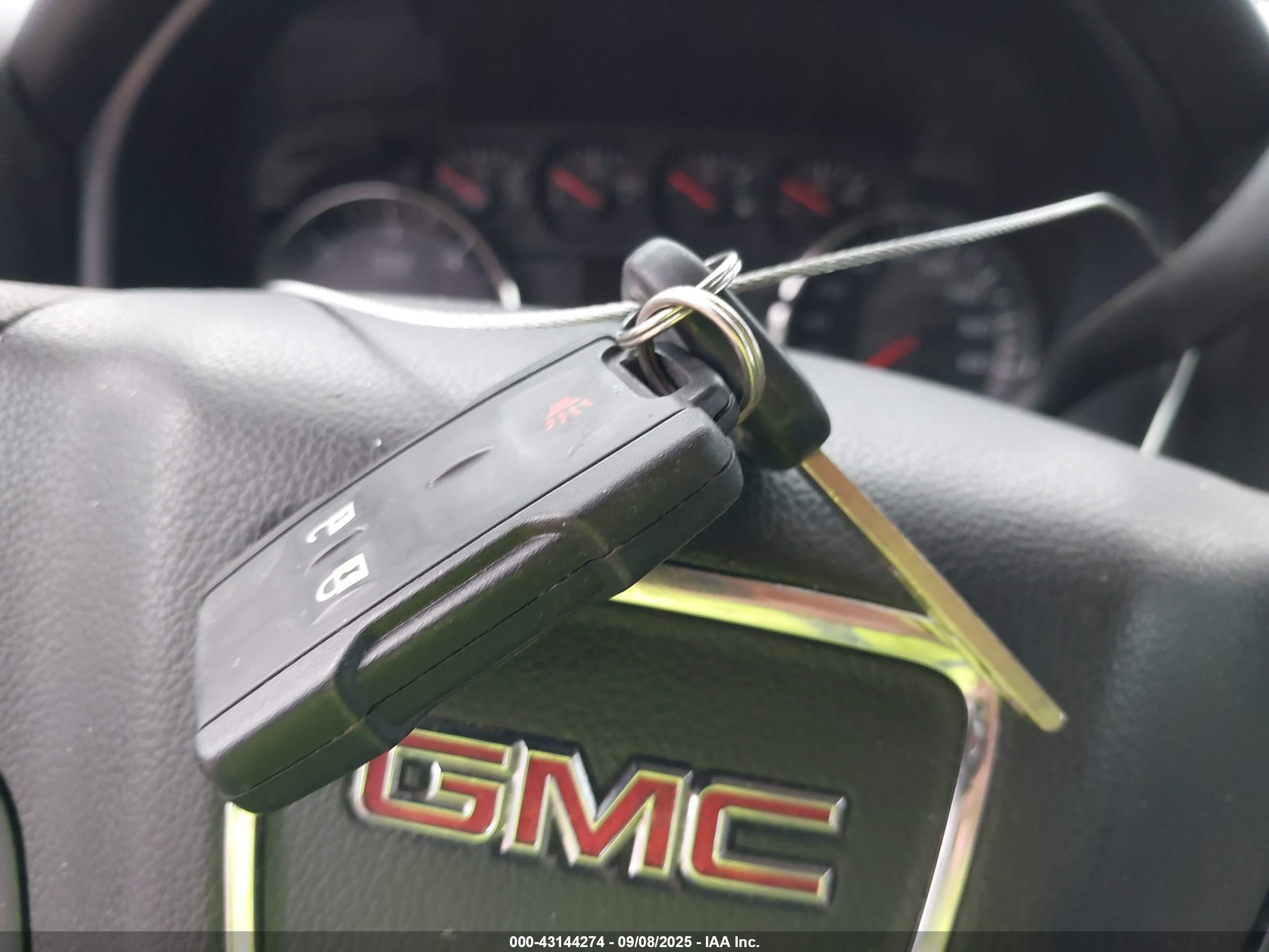 GMC SIERRA image 11