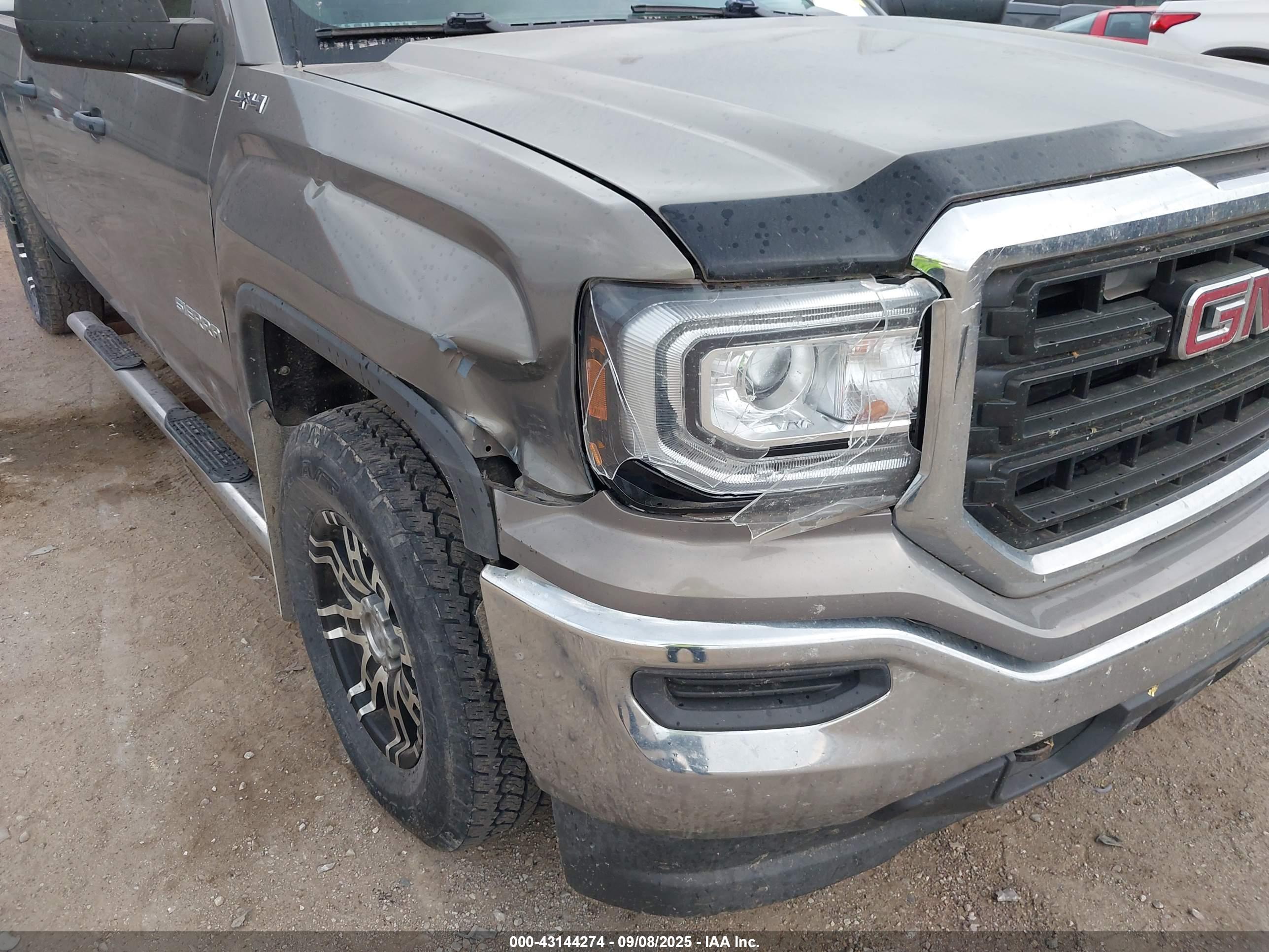 GMC SIERRA image 6