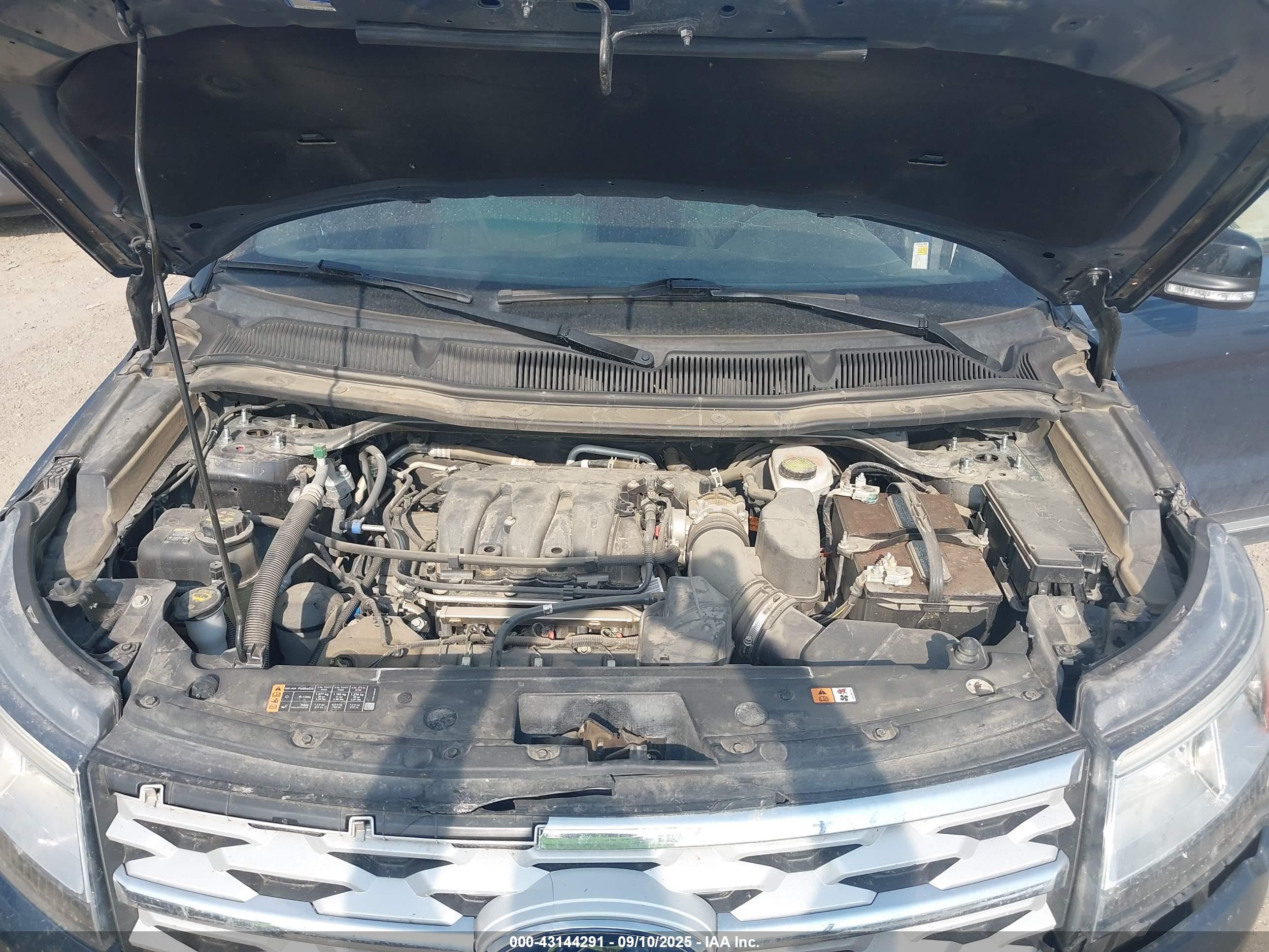 FORD EXPLORER image 10