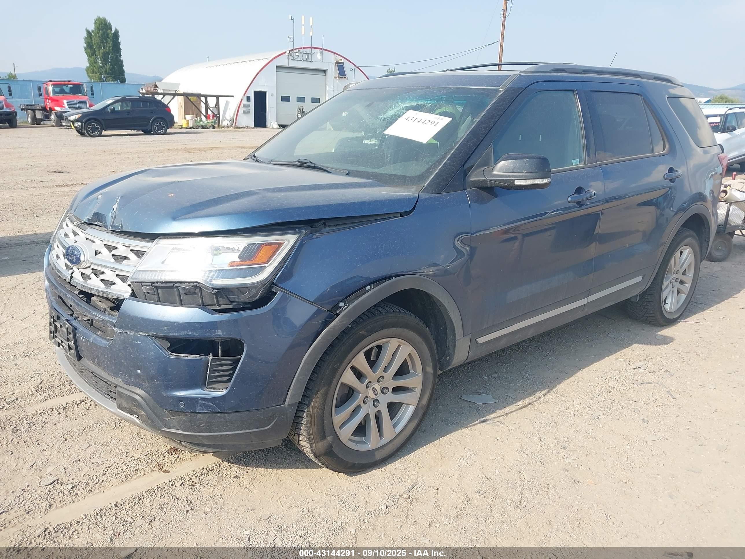 FORD EXPLORER image 2