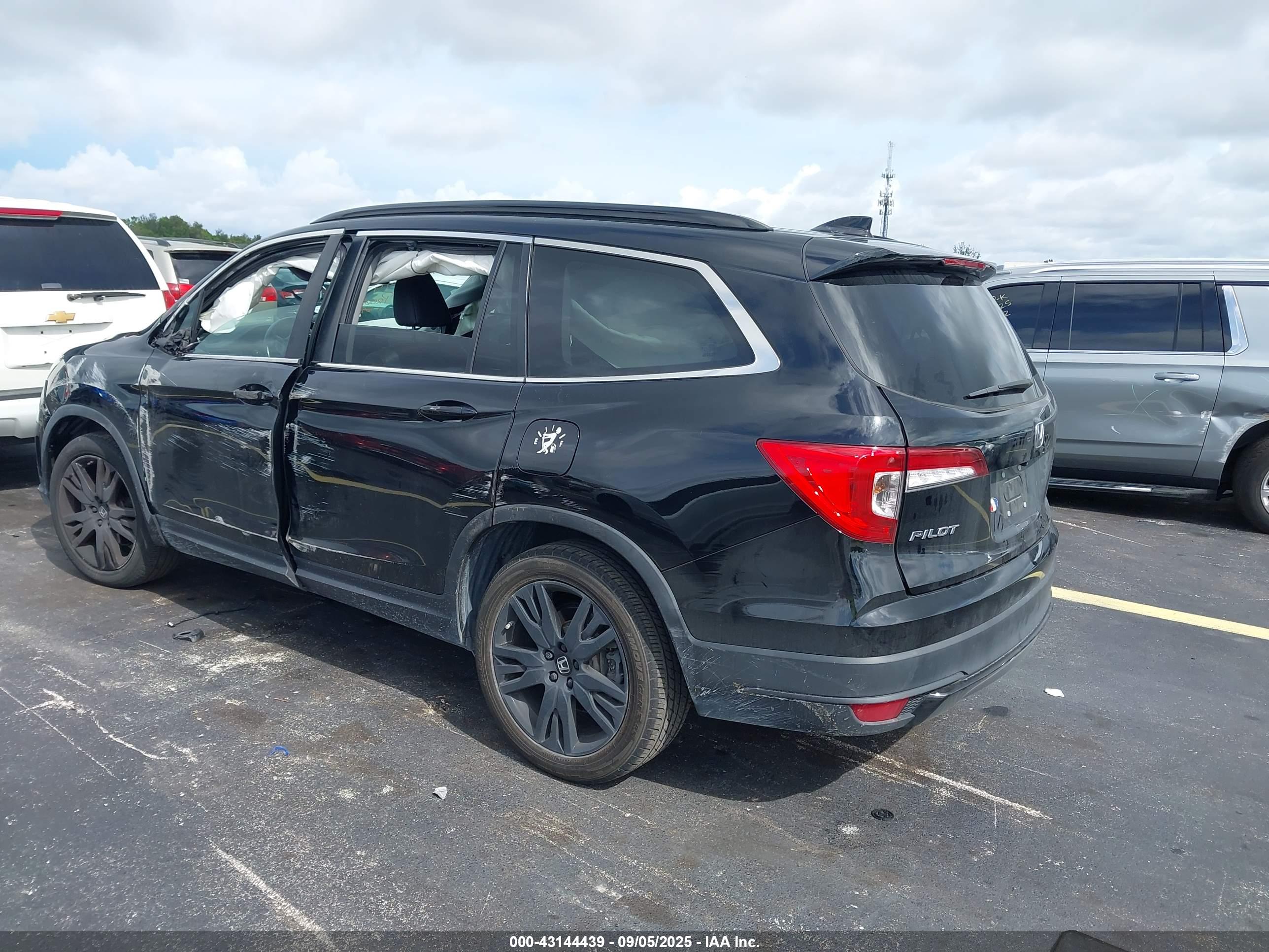 HONDA PILOT image 3
