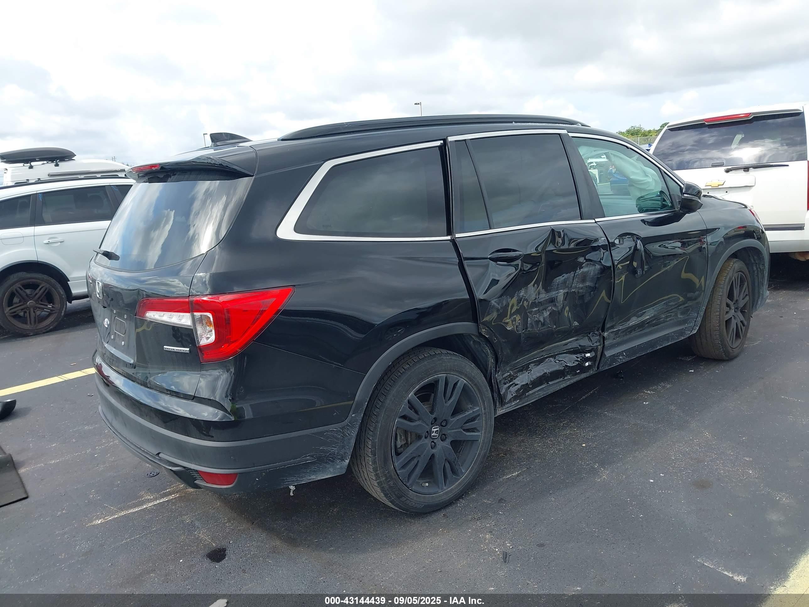 HONDA PILOT image 4