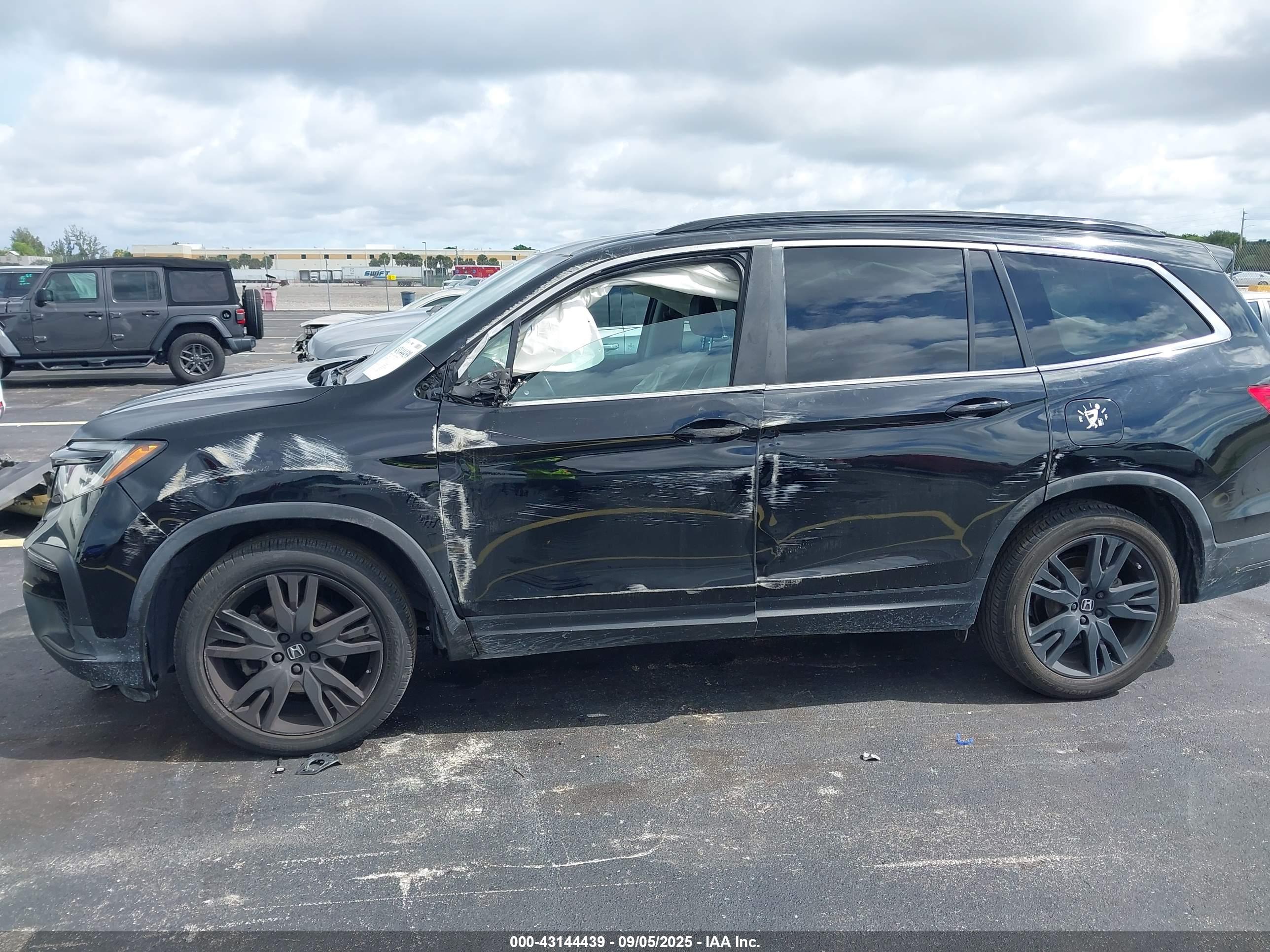 HONDA PILOT image 6