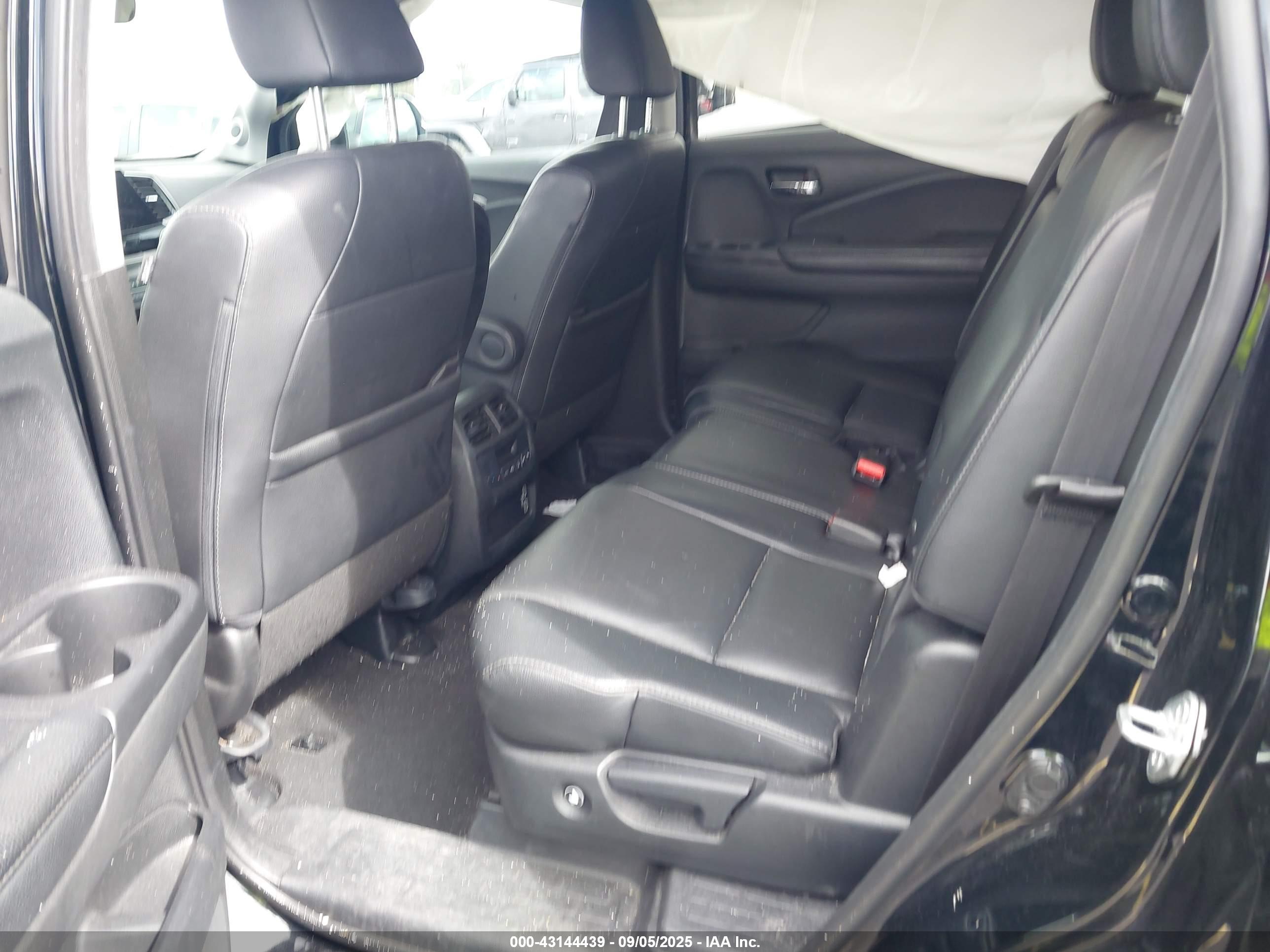 HONDA PILOT image 8
