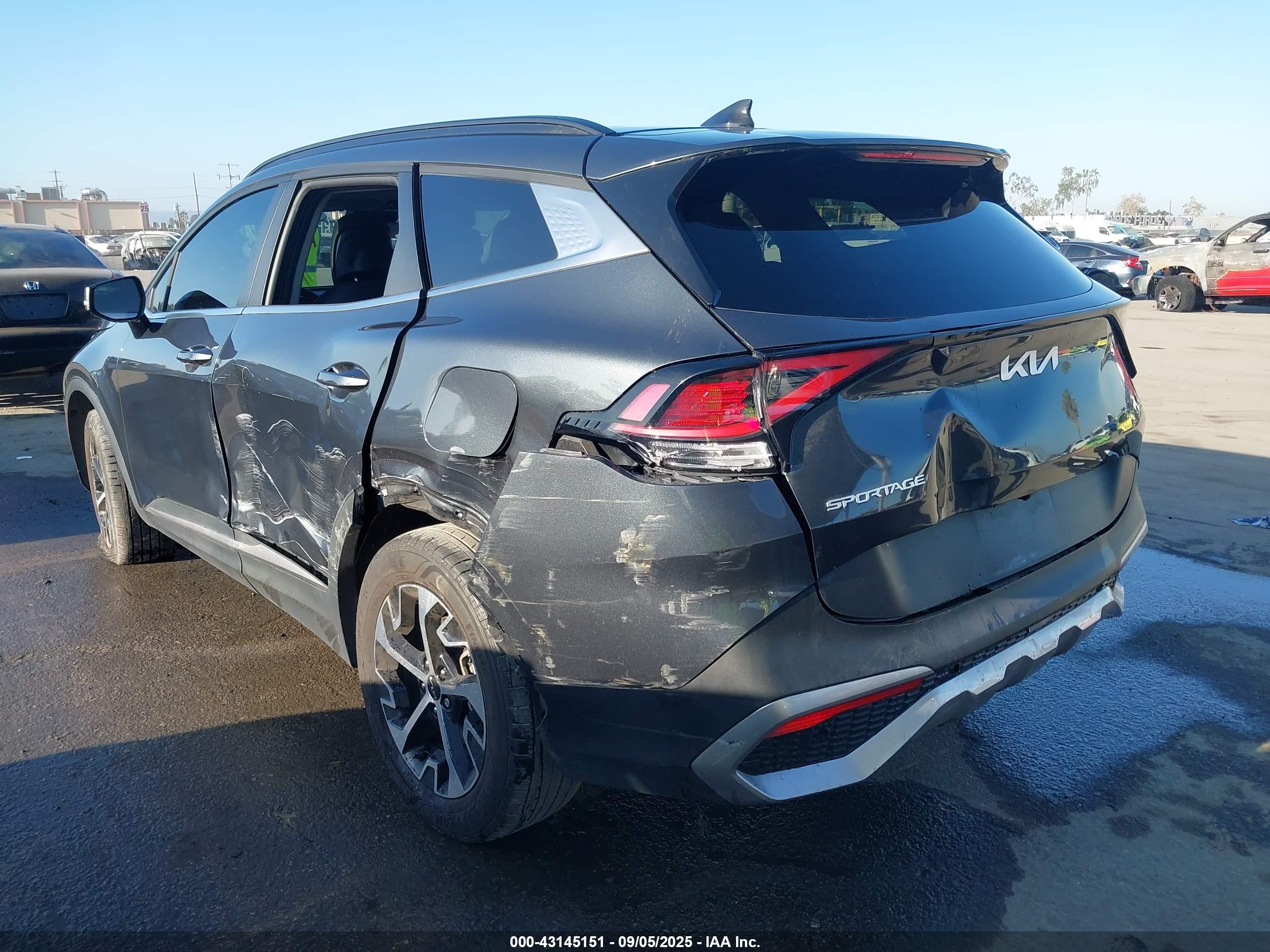 KIA SPORTAGE image 3