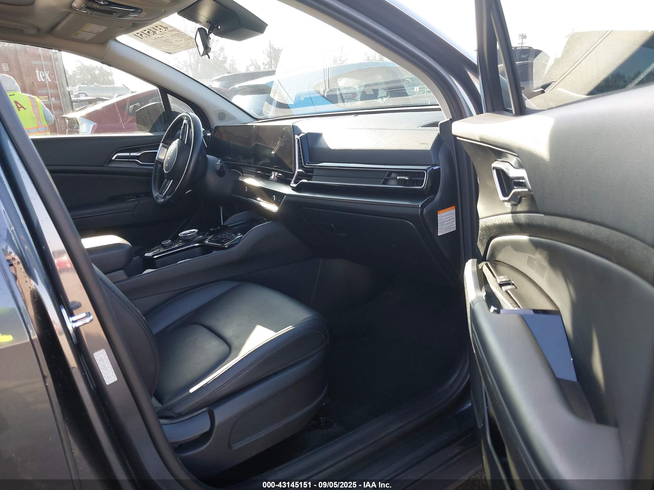 KIA SPORTAGE image 5