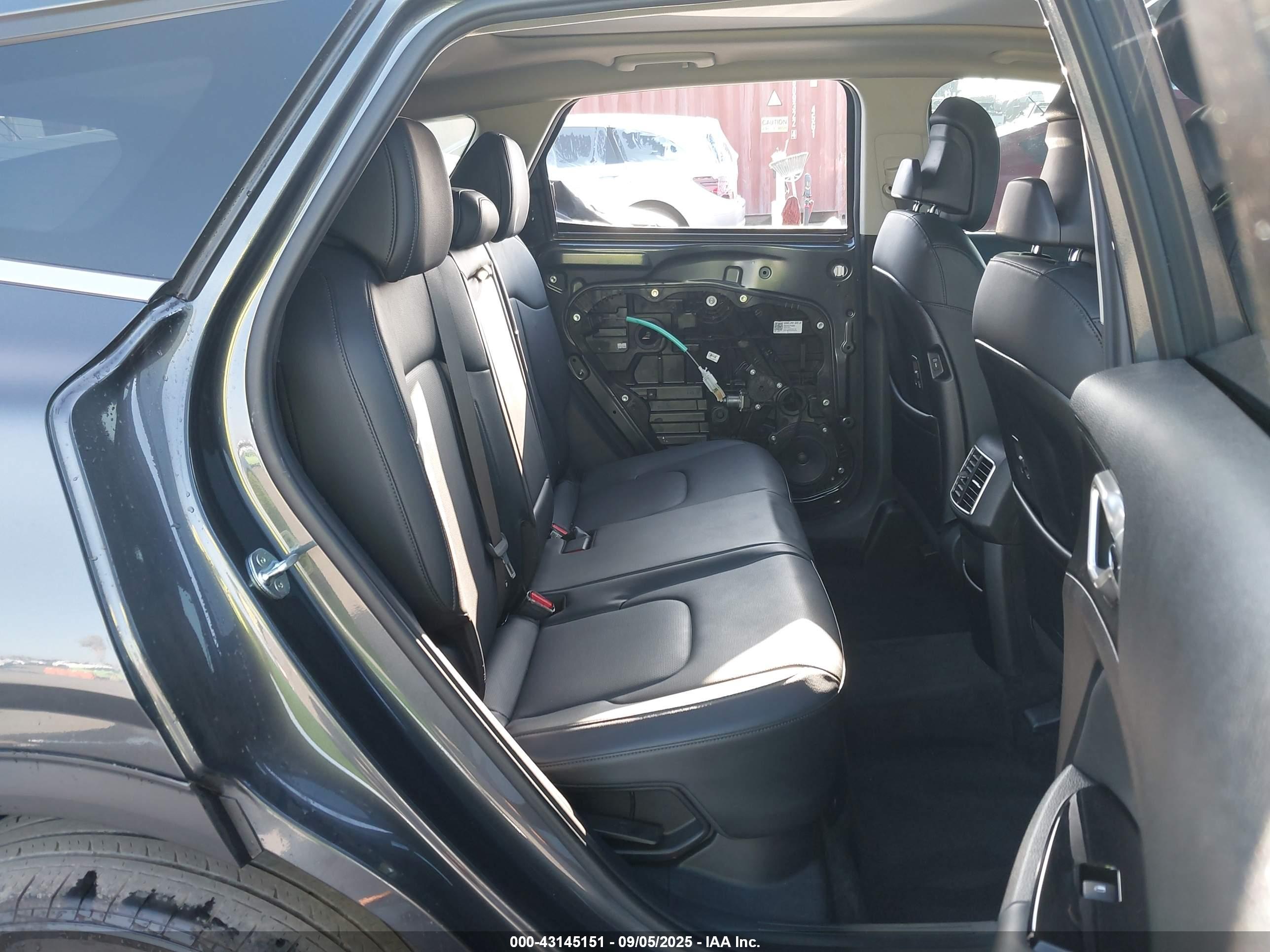KIA SPORTAGE image 8