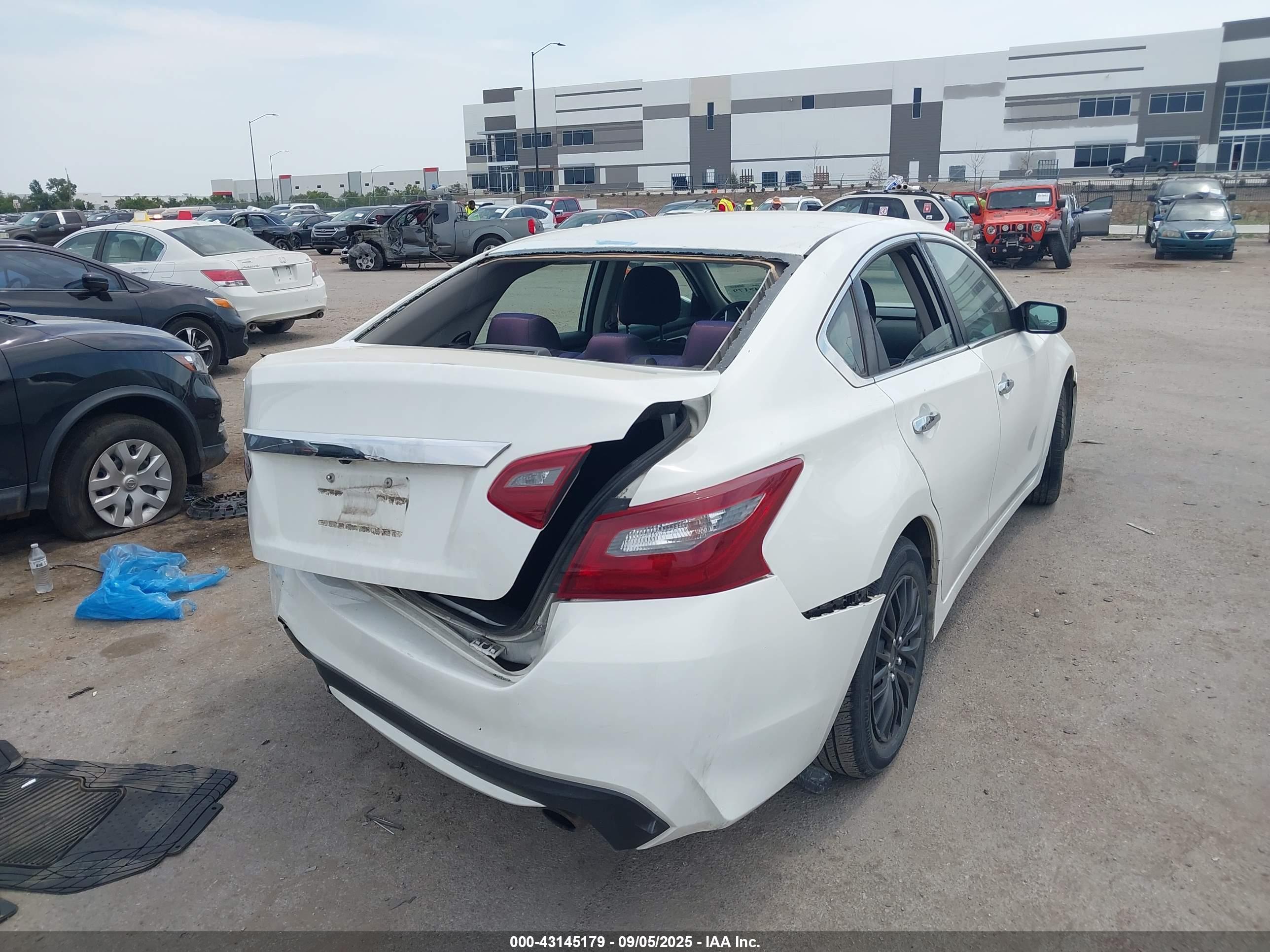 NISSAN ALTIMA image 4