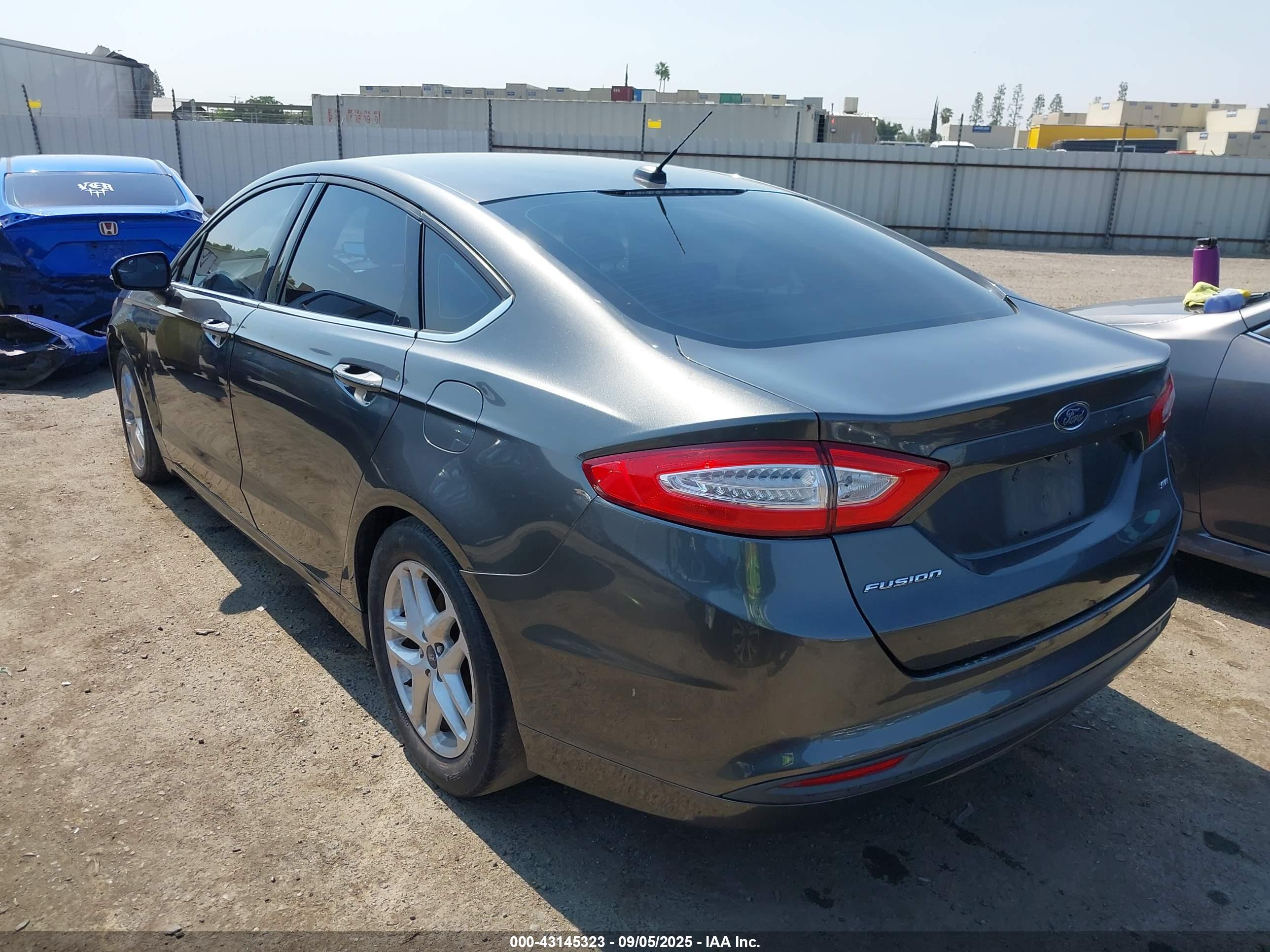 FORD FUSION image 3