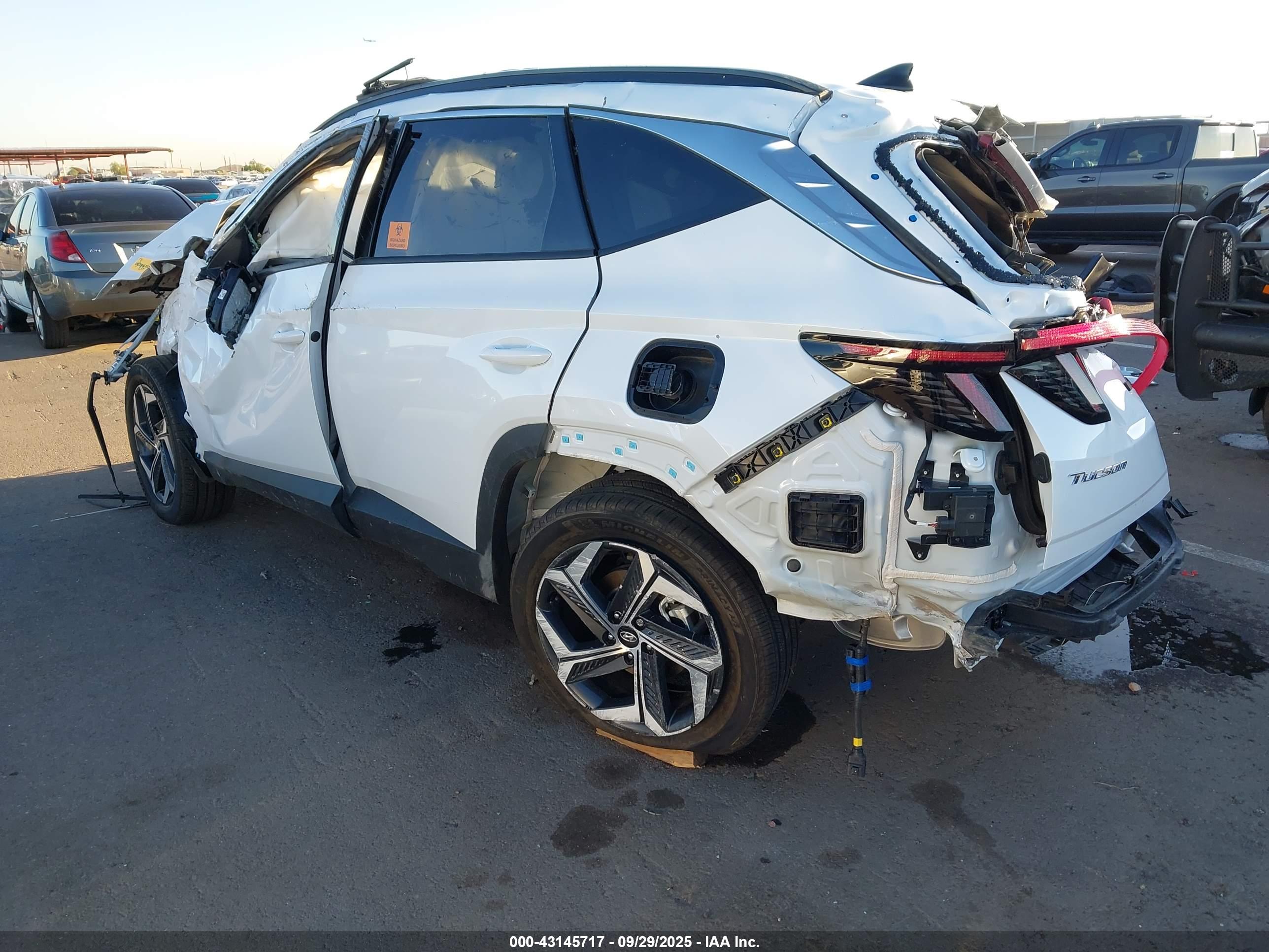 HYUNDAI TUCSON image 3