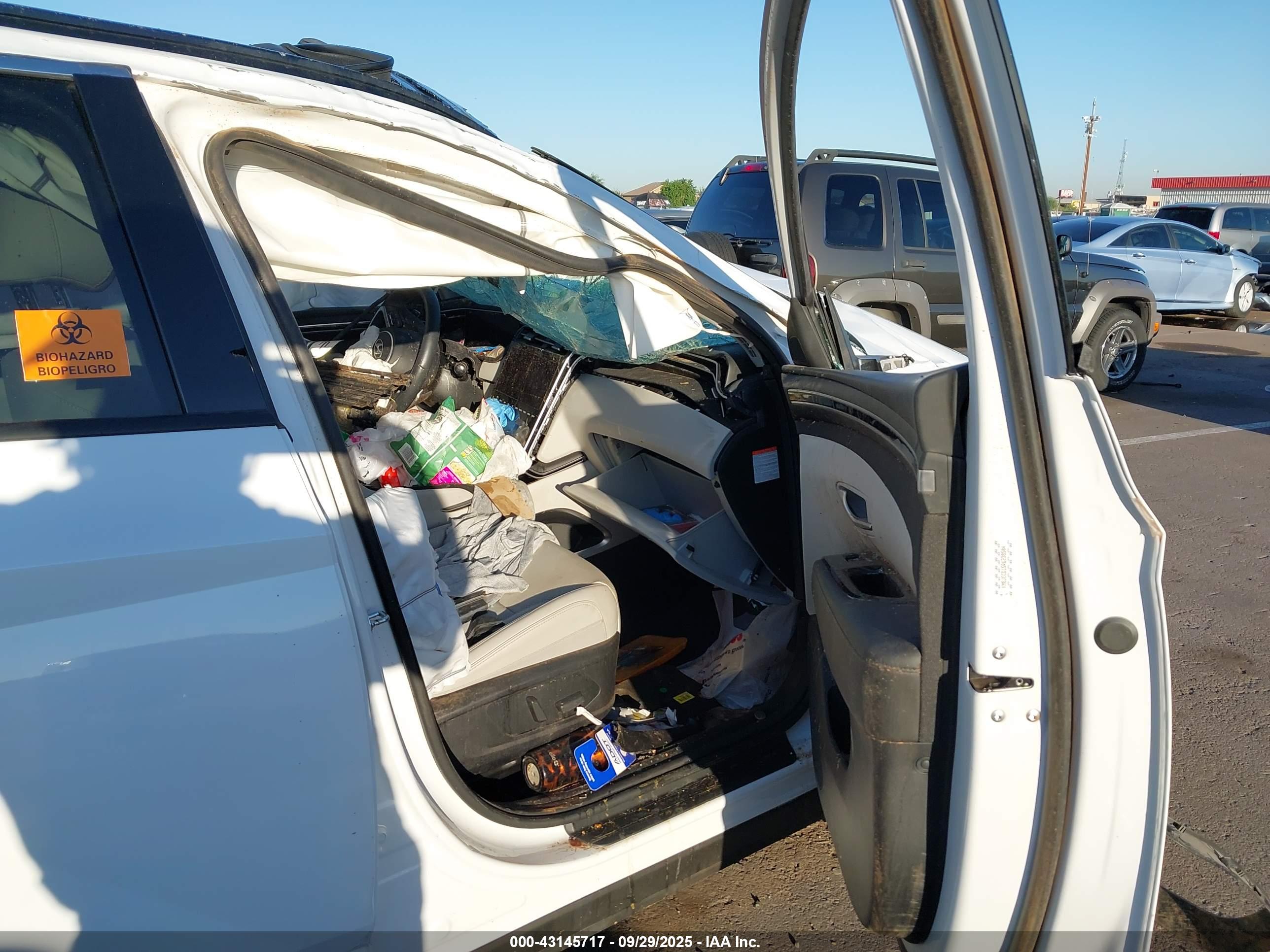 HYUNDAI TUCSON image 5