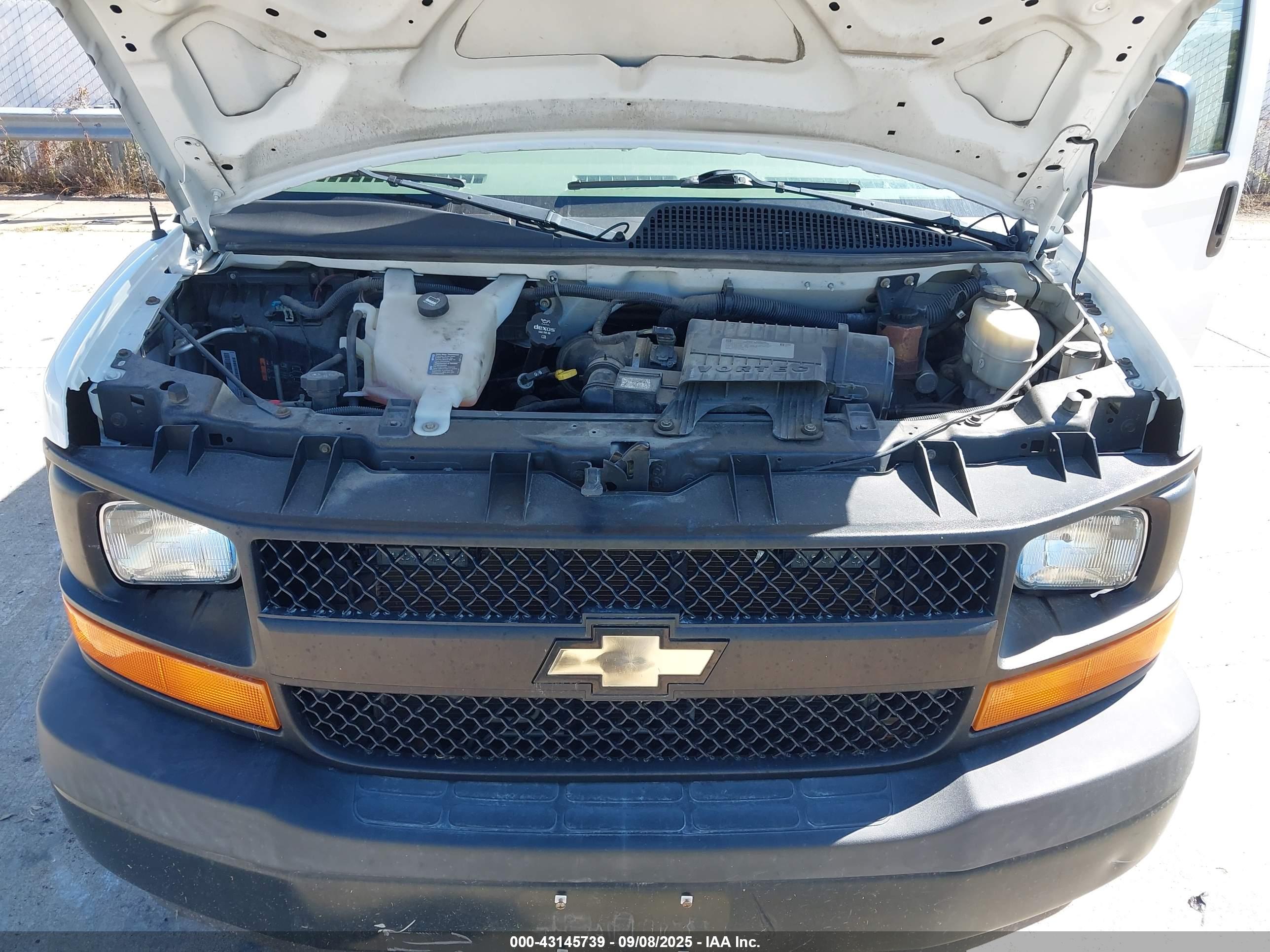 CHEVROLET EXPRESS image 10