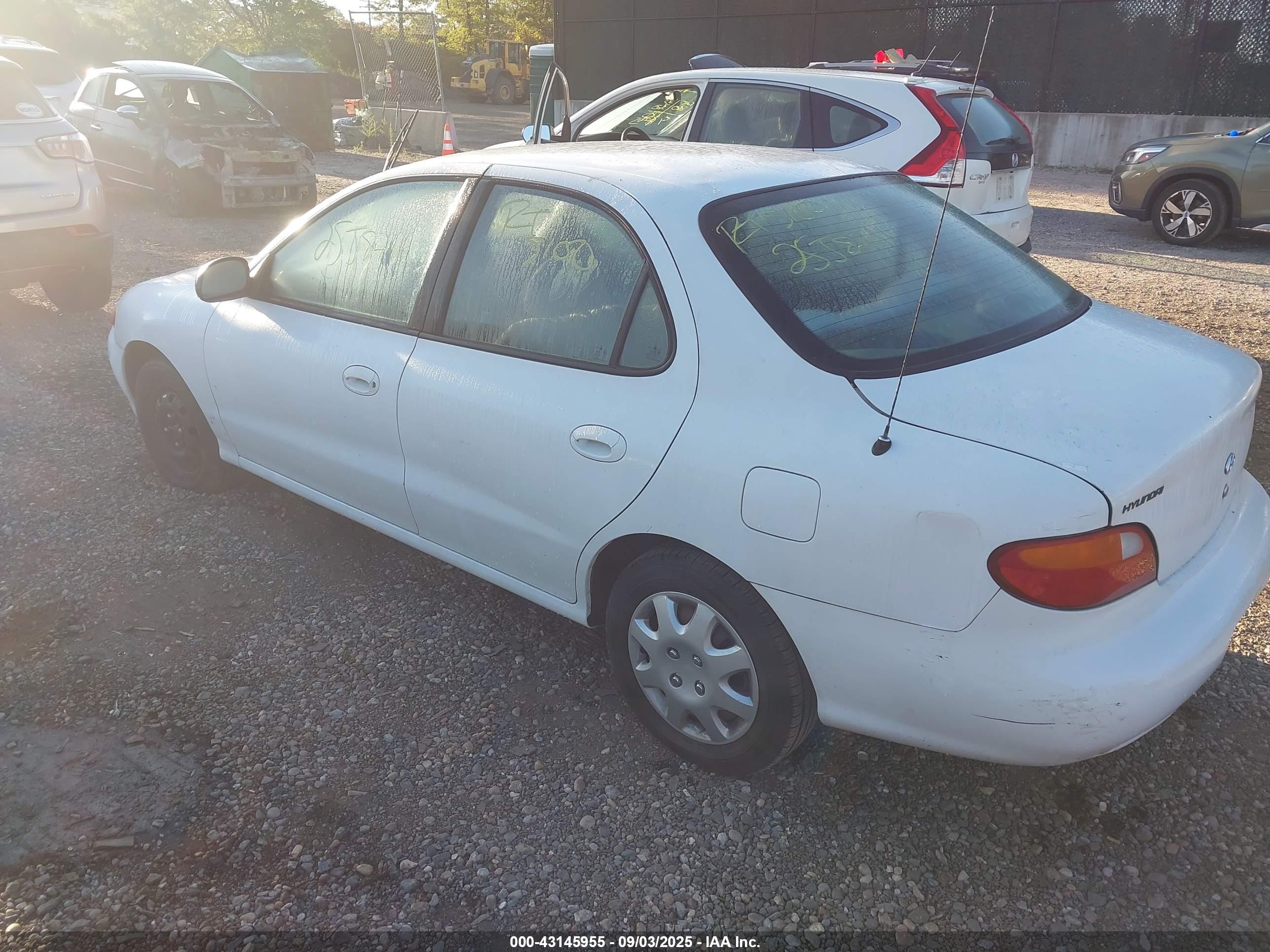 HYUNDAI ELANTRA image 3