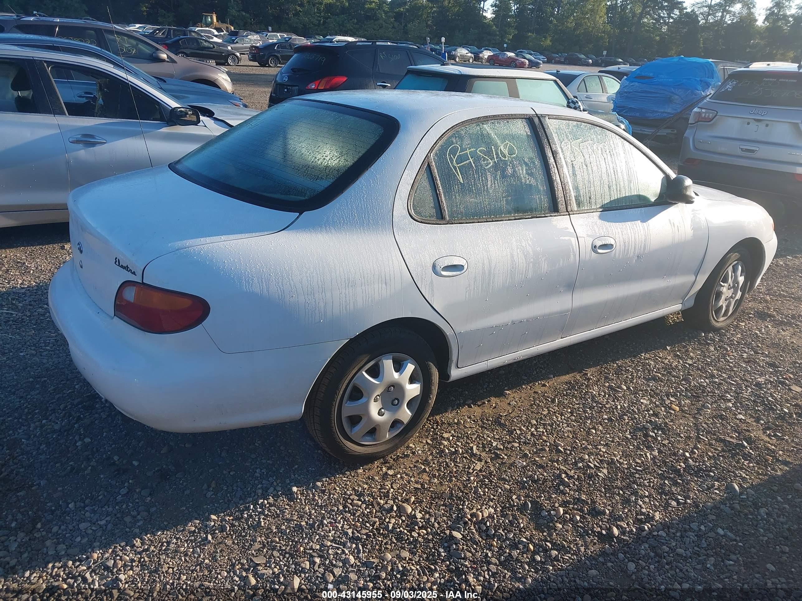 HYUNDAI ELANTRA image 4