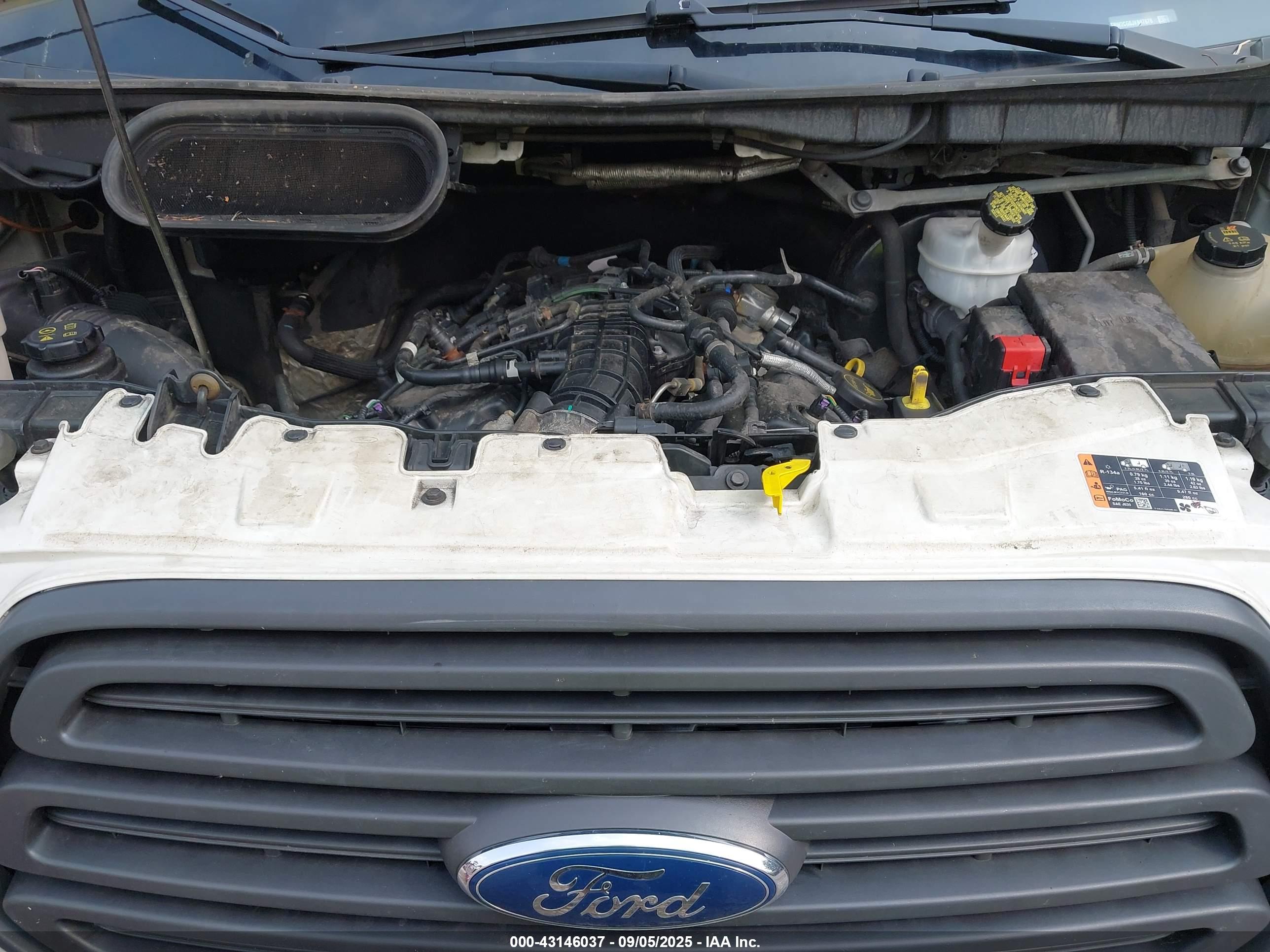 FORD TRANSIT-350 image 10