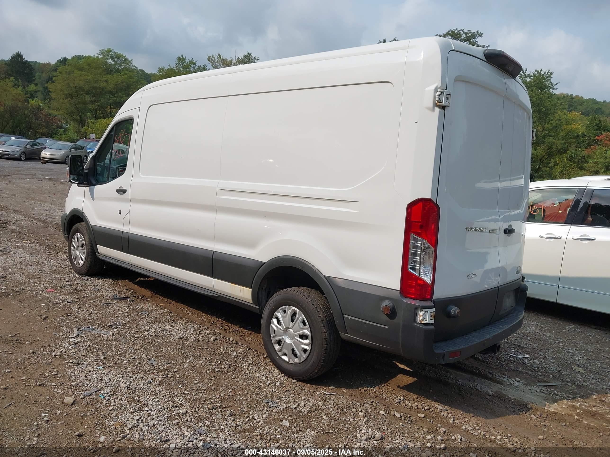 FORD TRANSIT-350 image 3