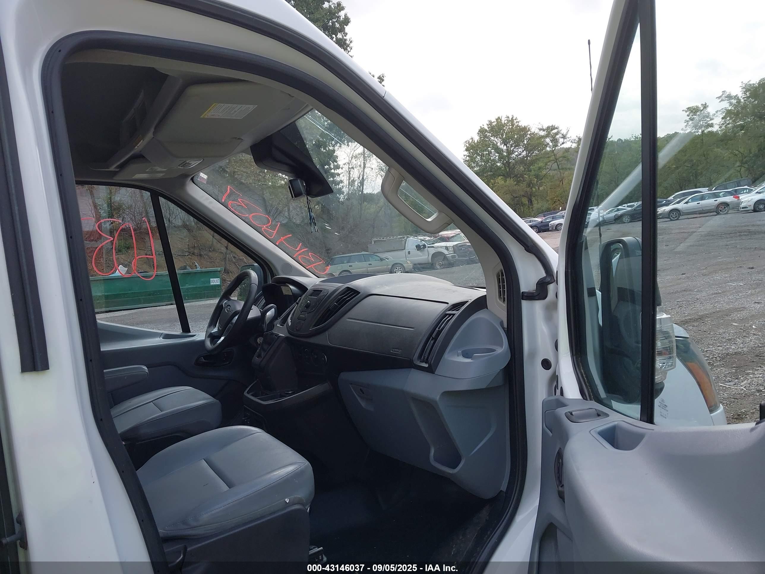 FORD TRANSIT-350 image 5