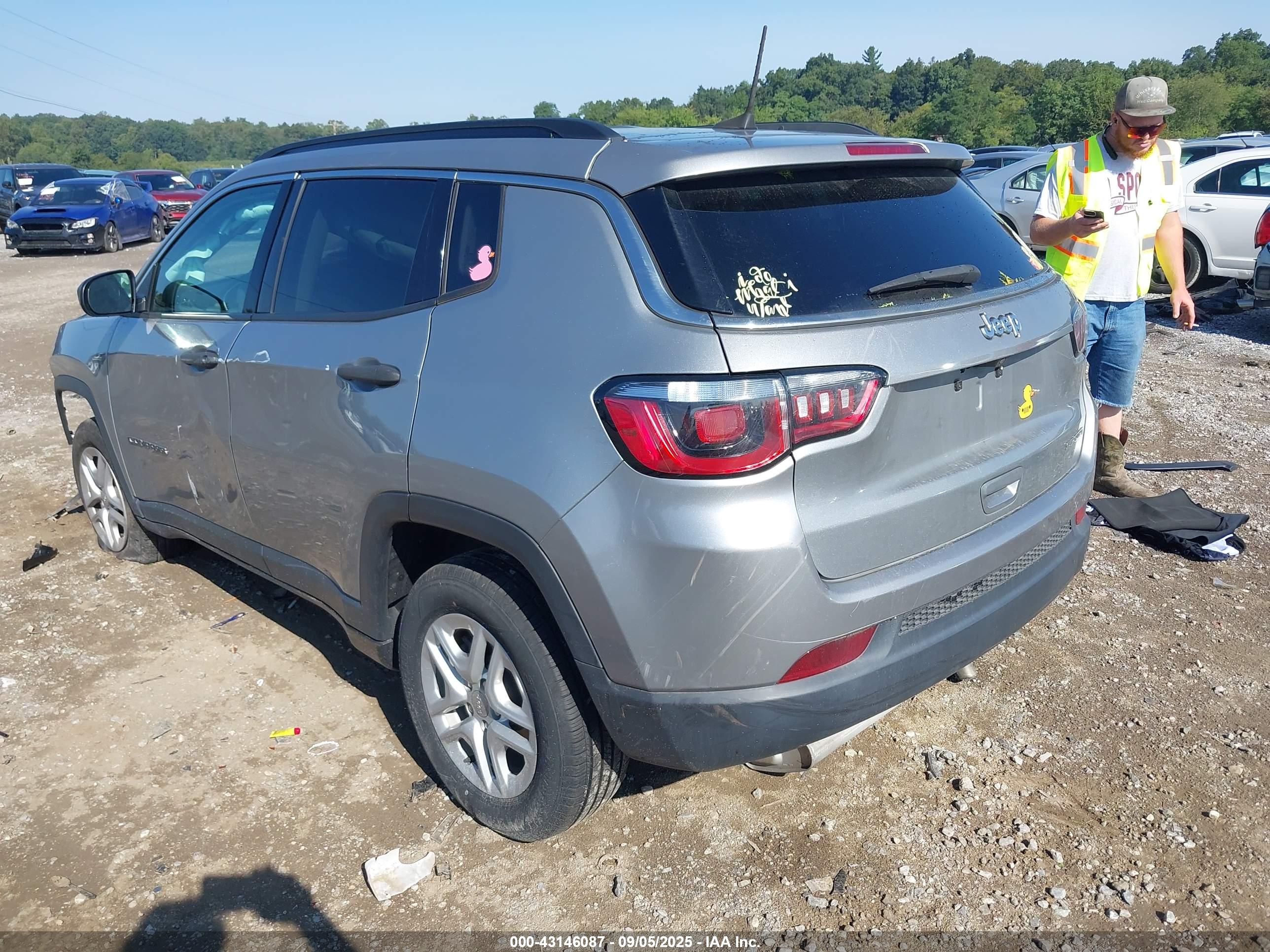 JEEP COMPASS image 3