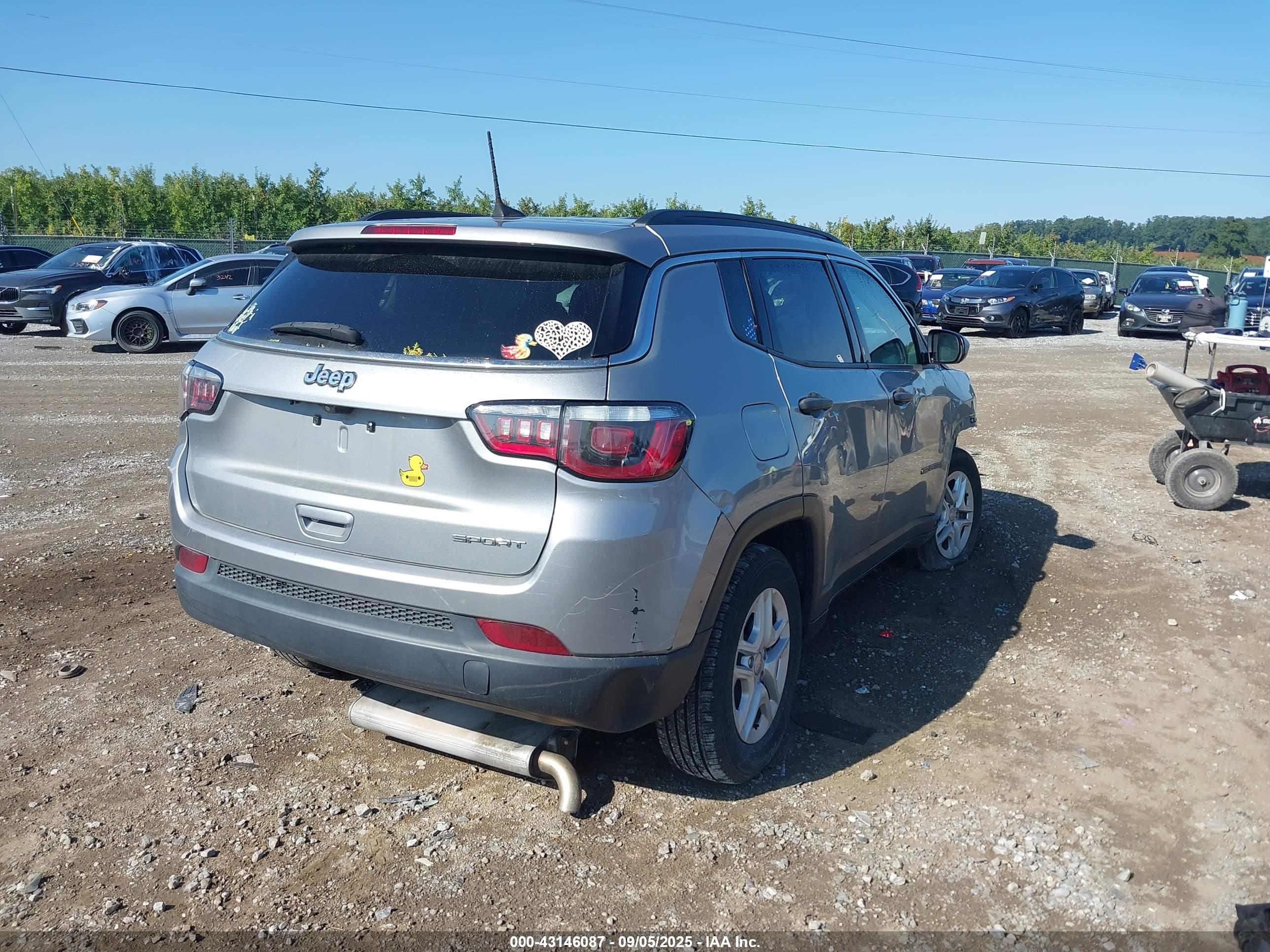 JEEP COMPASS image 4