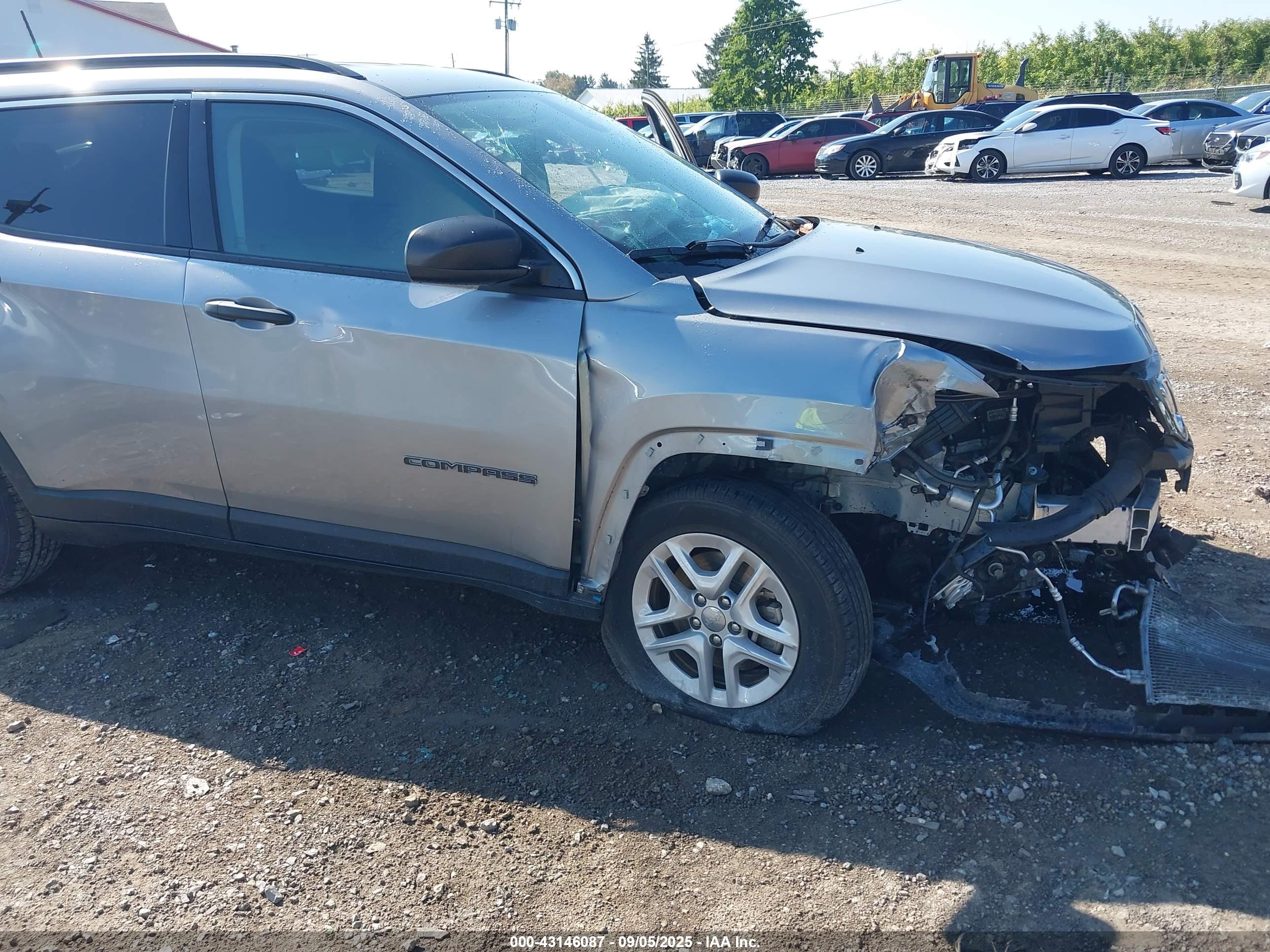 JEEP COMPASS image 6