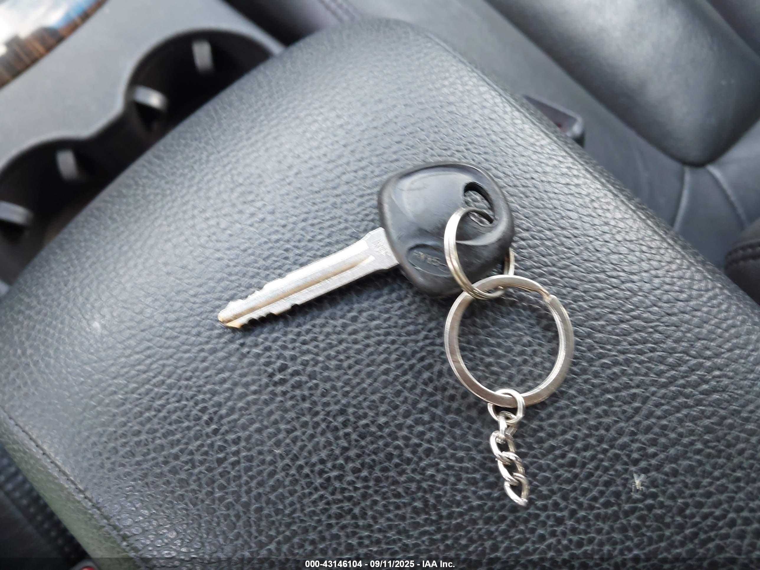 HYUNDAI SANTA image 11