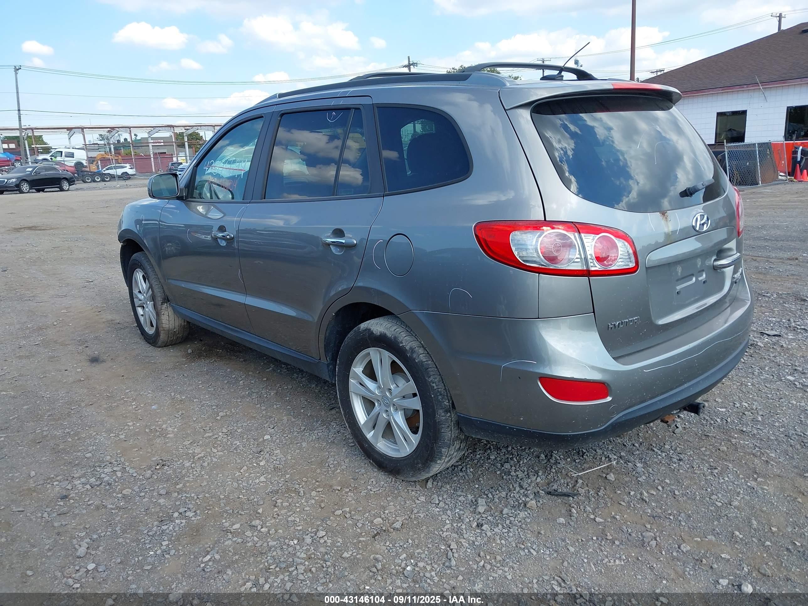 HYUNDAI SANTA image 3