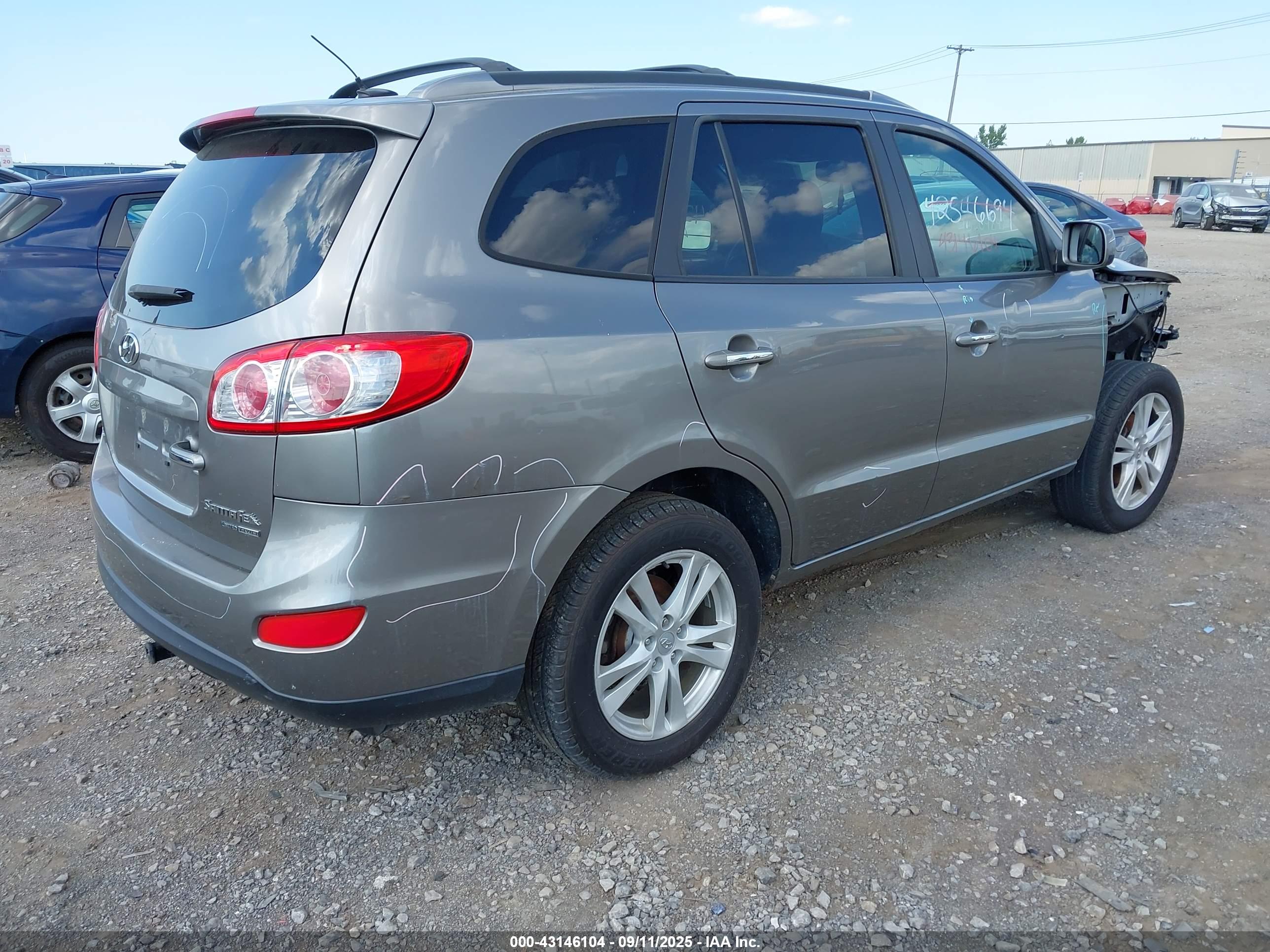 HYUNDAI SANTA image 4