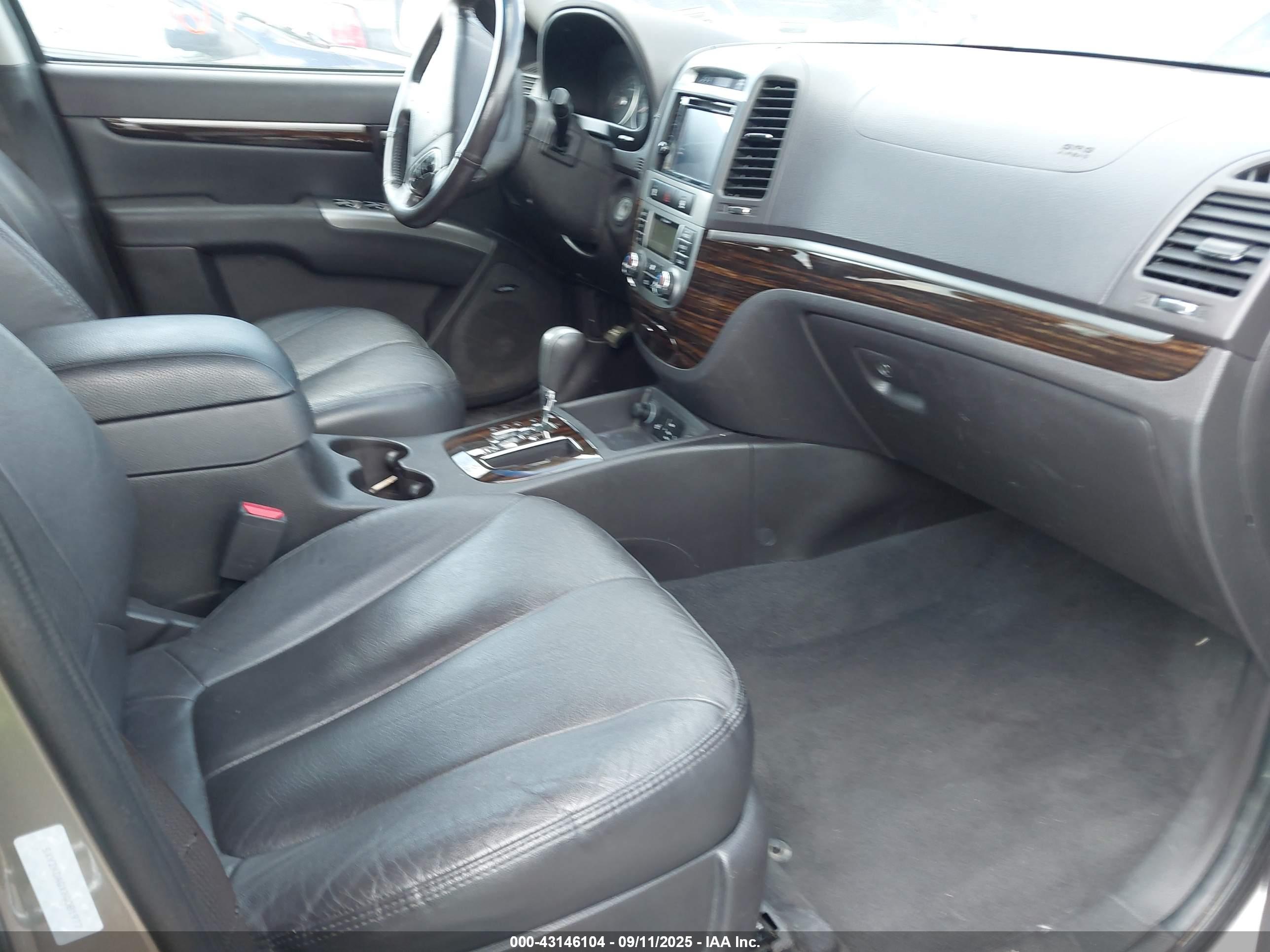 HYUNDAI SANTA image 5