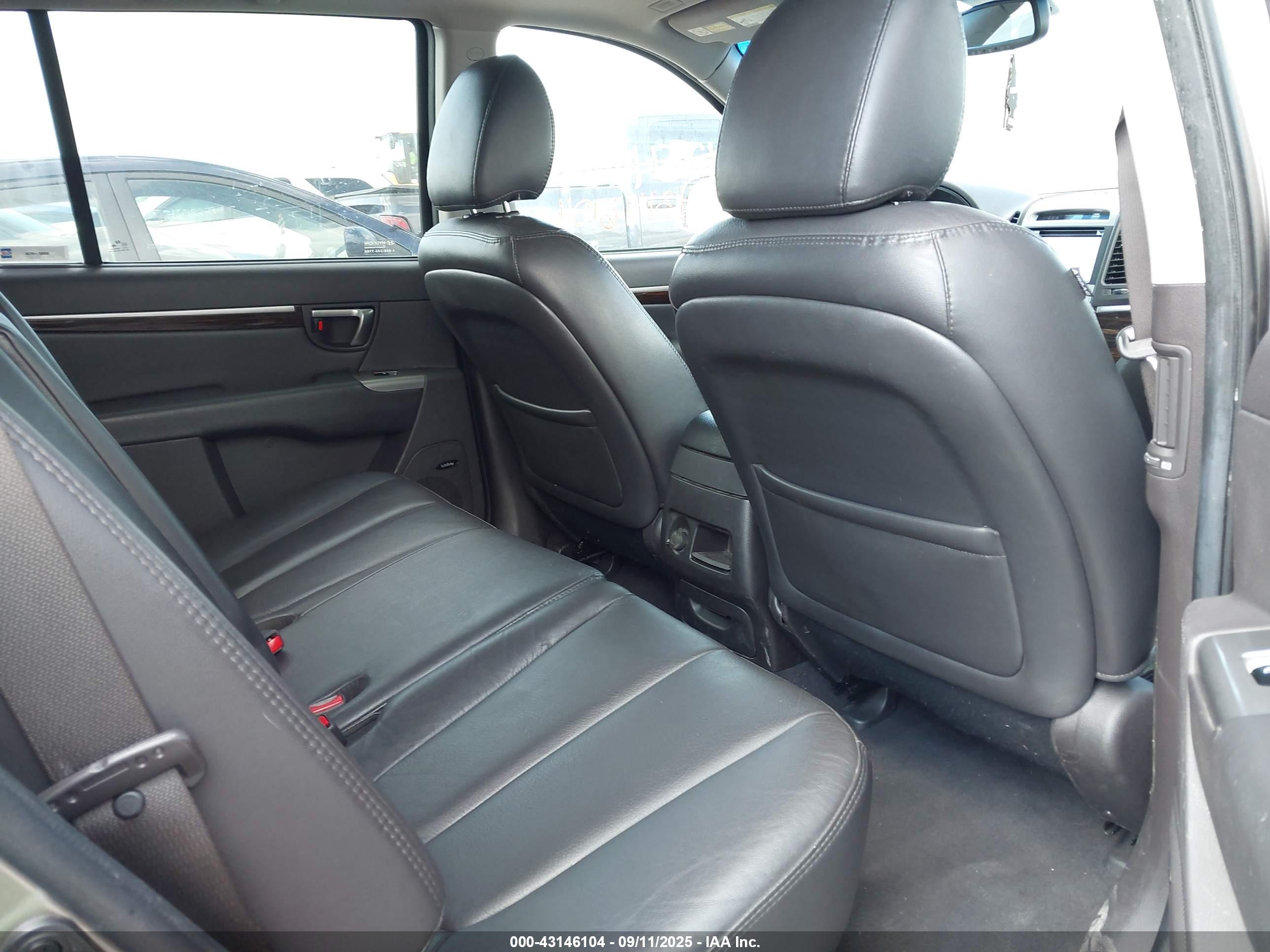 HYUNDAI SANTA image 8