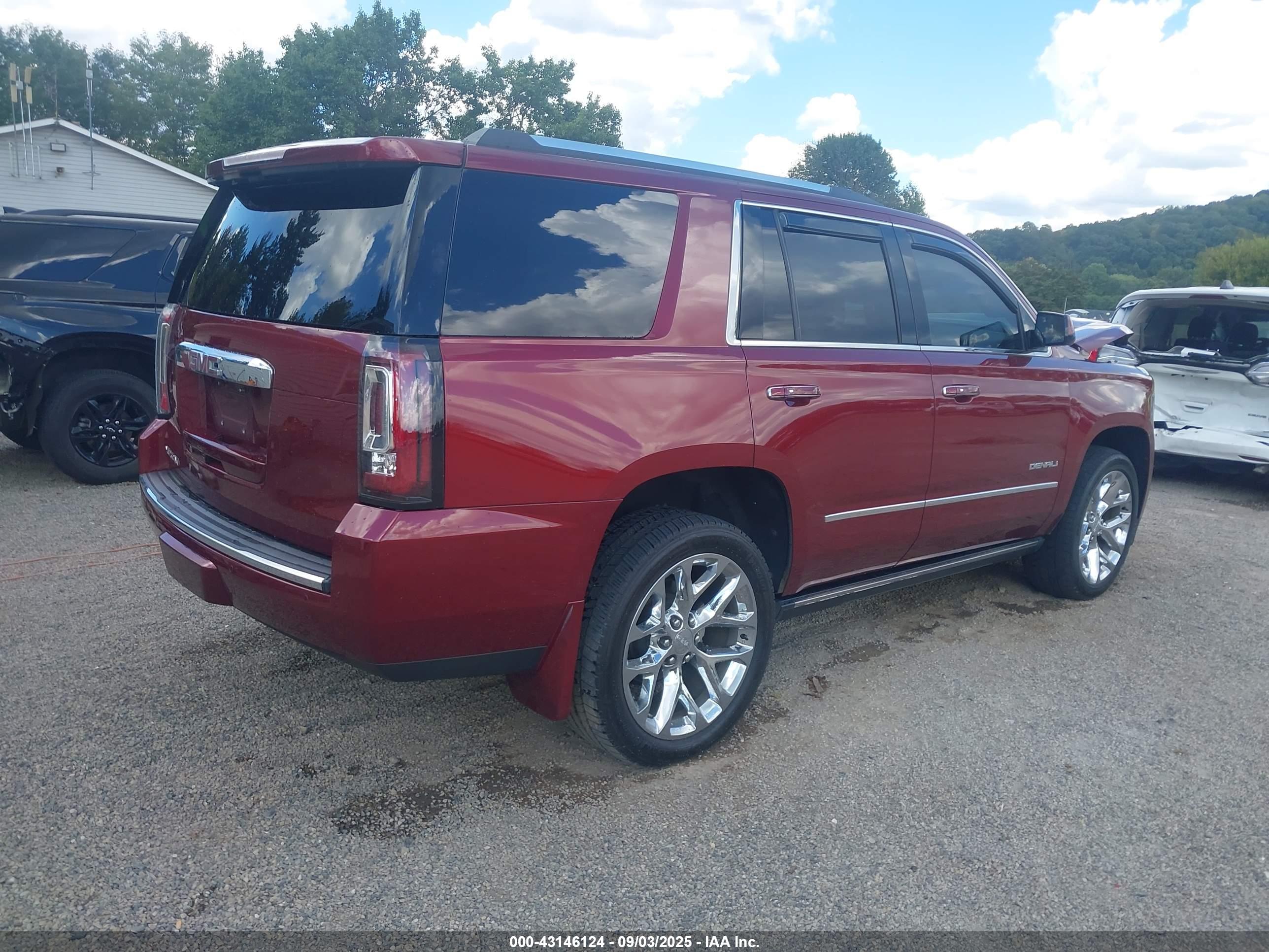 GMC YUKON image 4