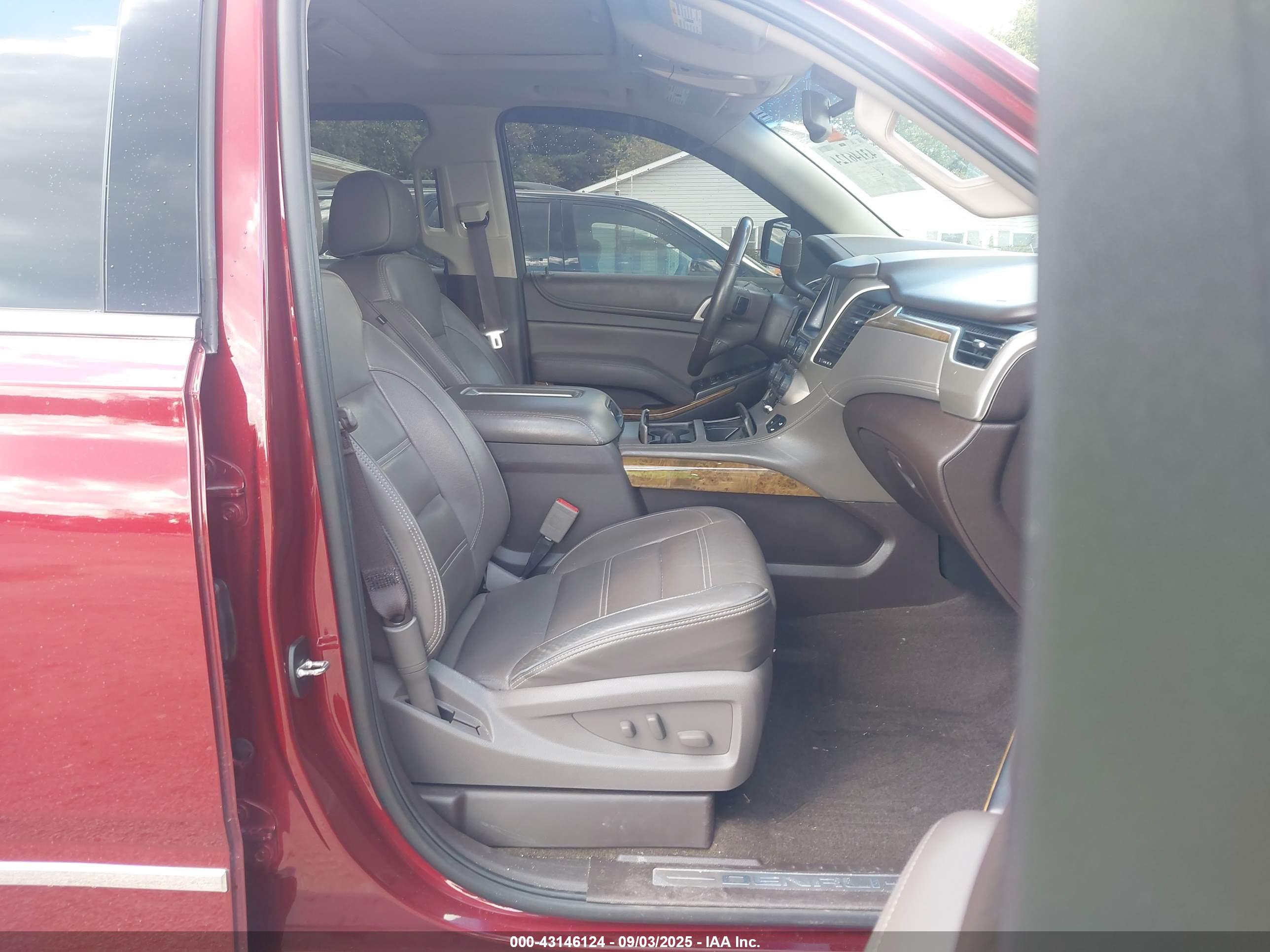 GMC YUKON image 5
