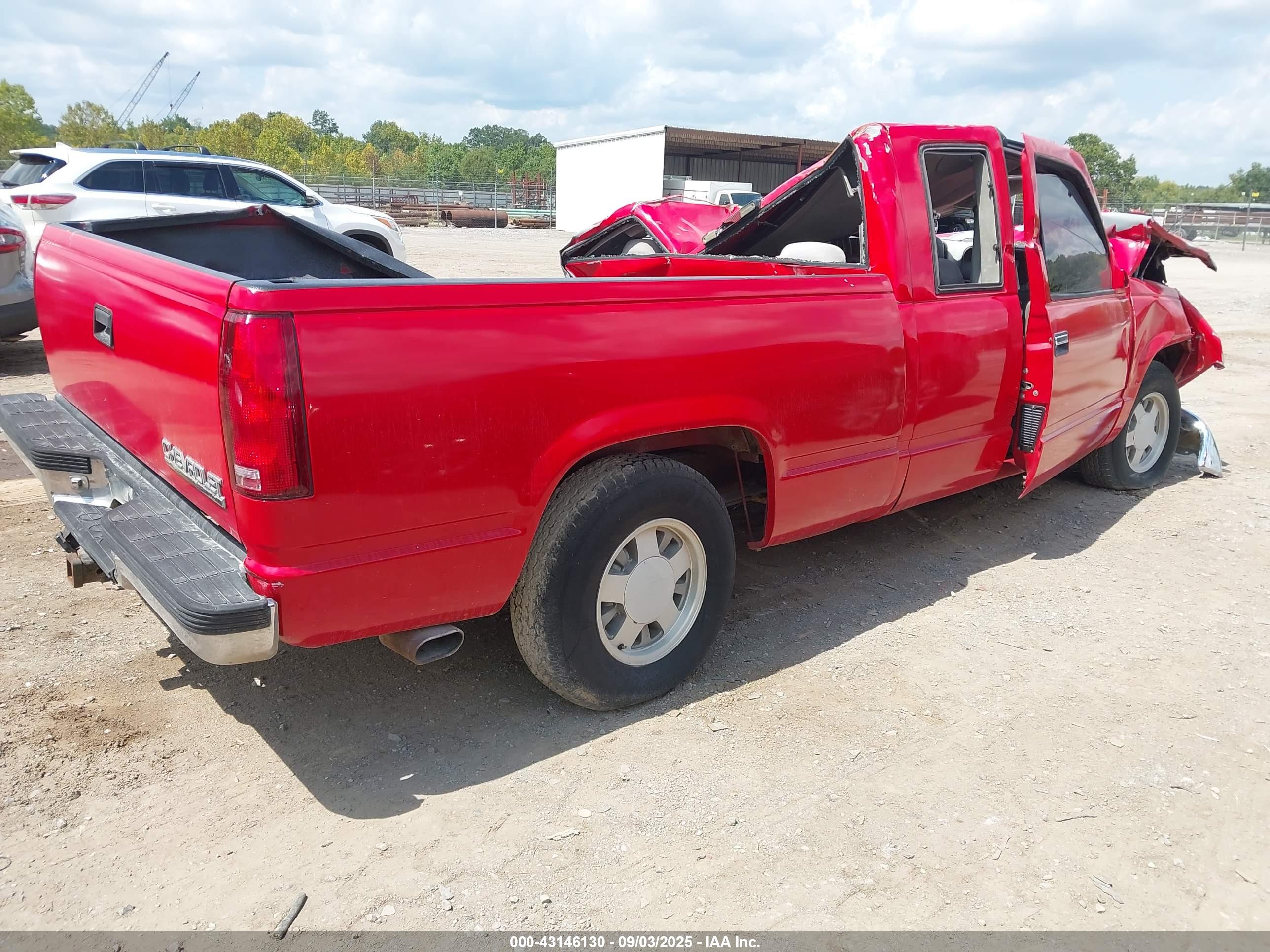 CHEVROLET C1500 image 4