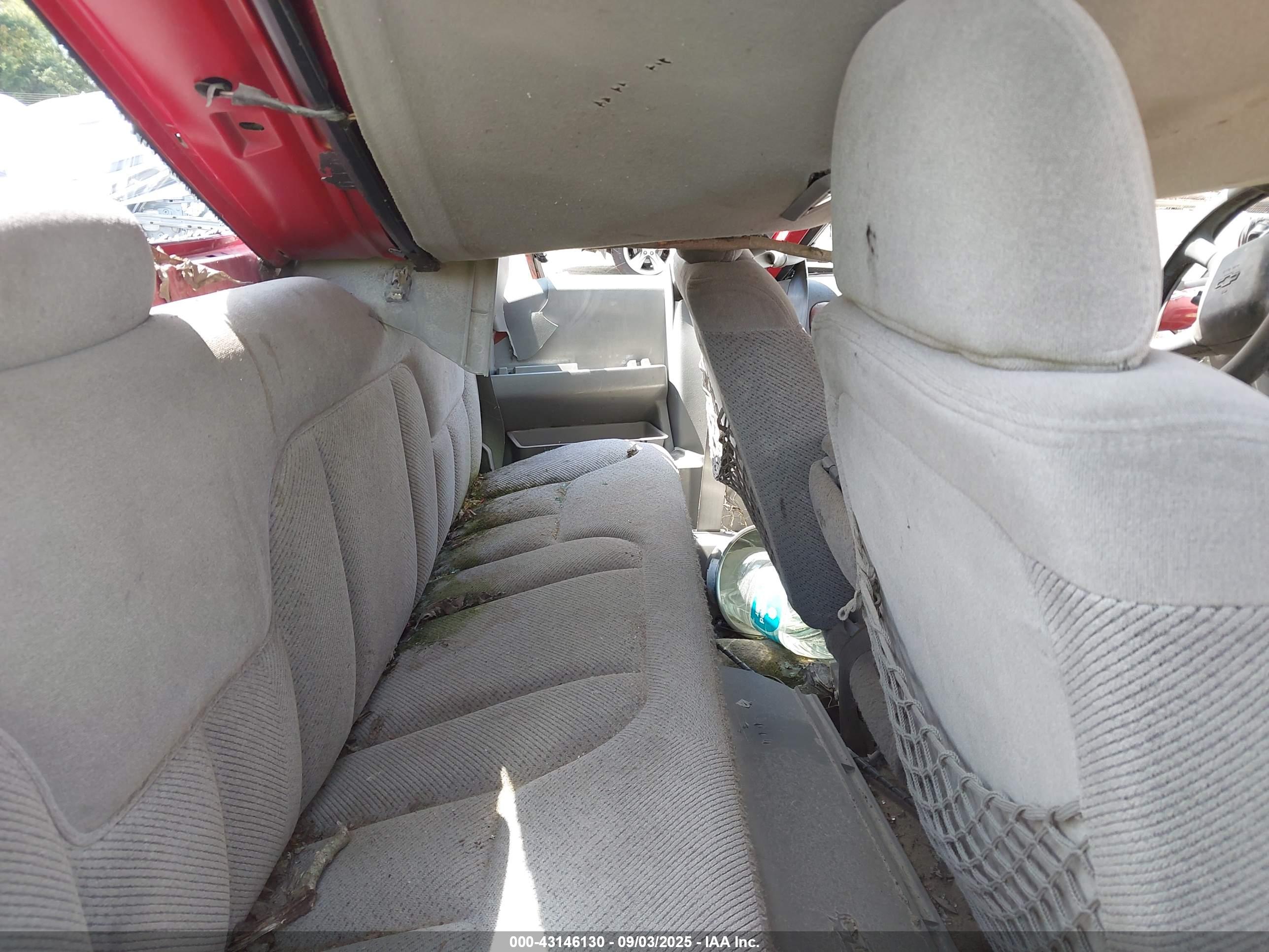 CHEVROLET C1500 image 8