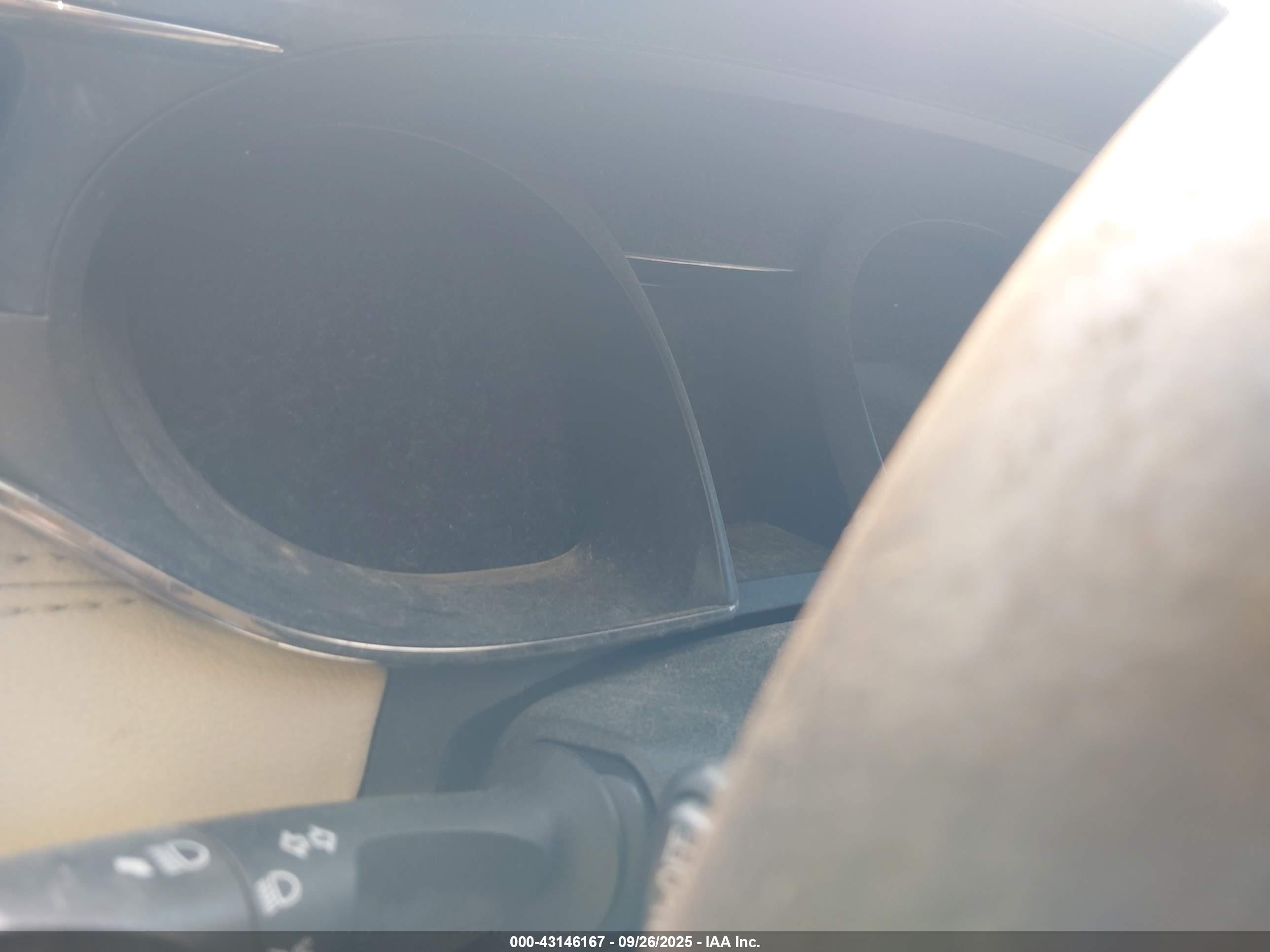 TOYOTA AVALON image 7