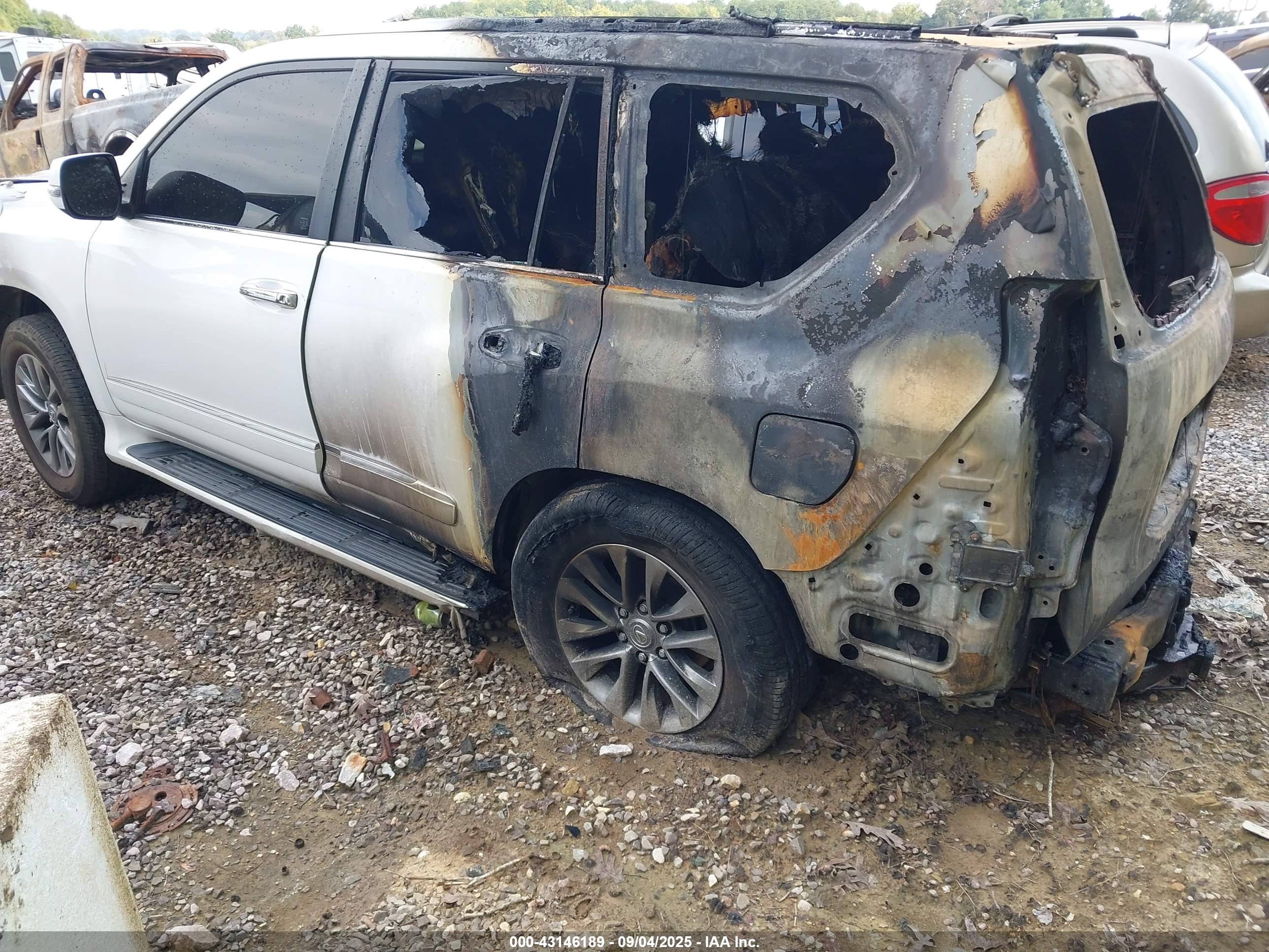 LEXUS GX image 3