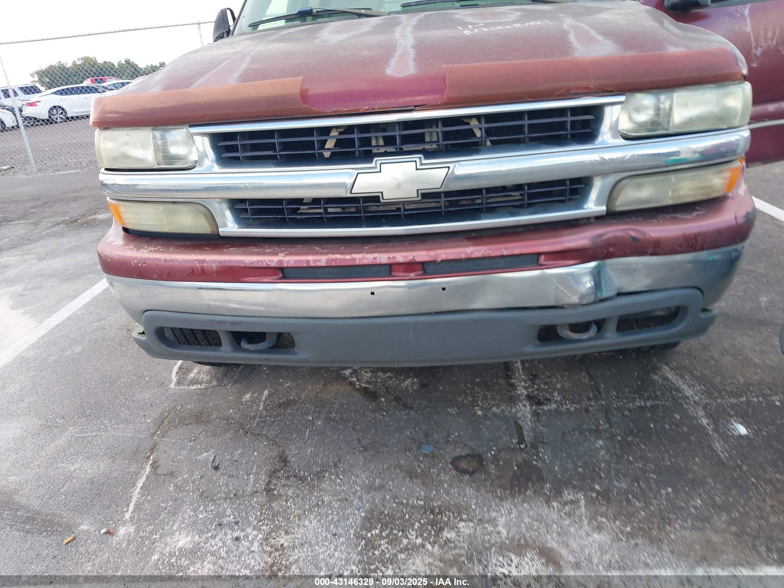 CHEVROLET SUBURBAN image 6
