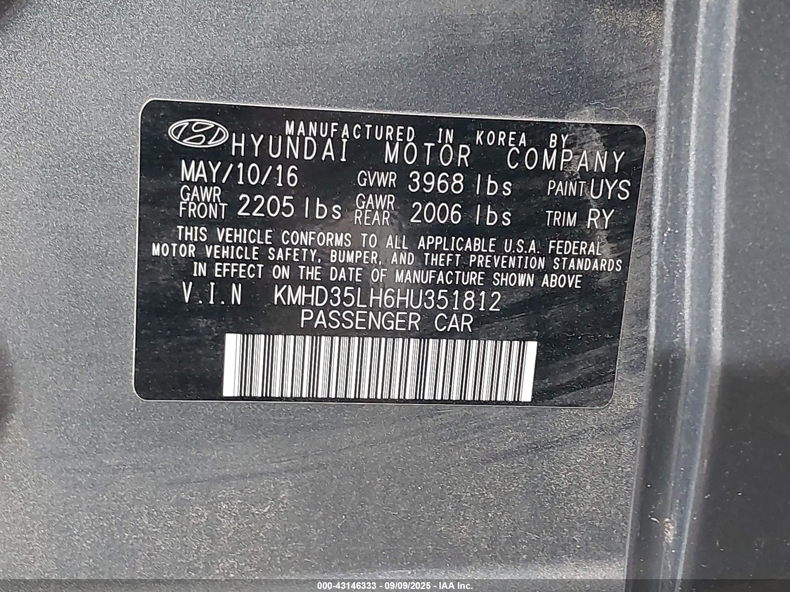HYUNDAI ELANTRA image 9