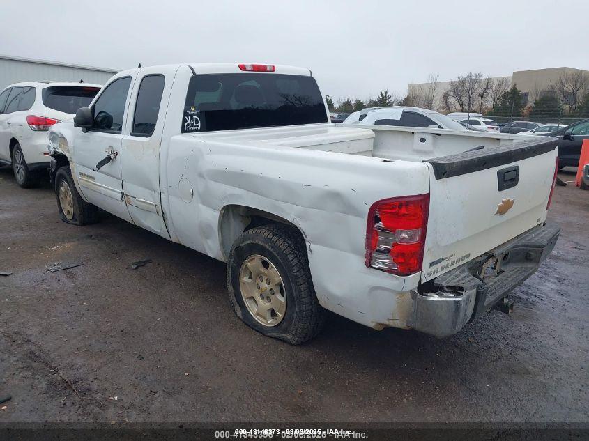 CHEVROLET SILVERADO image 3