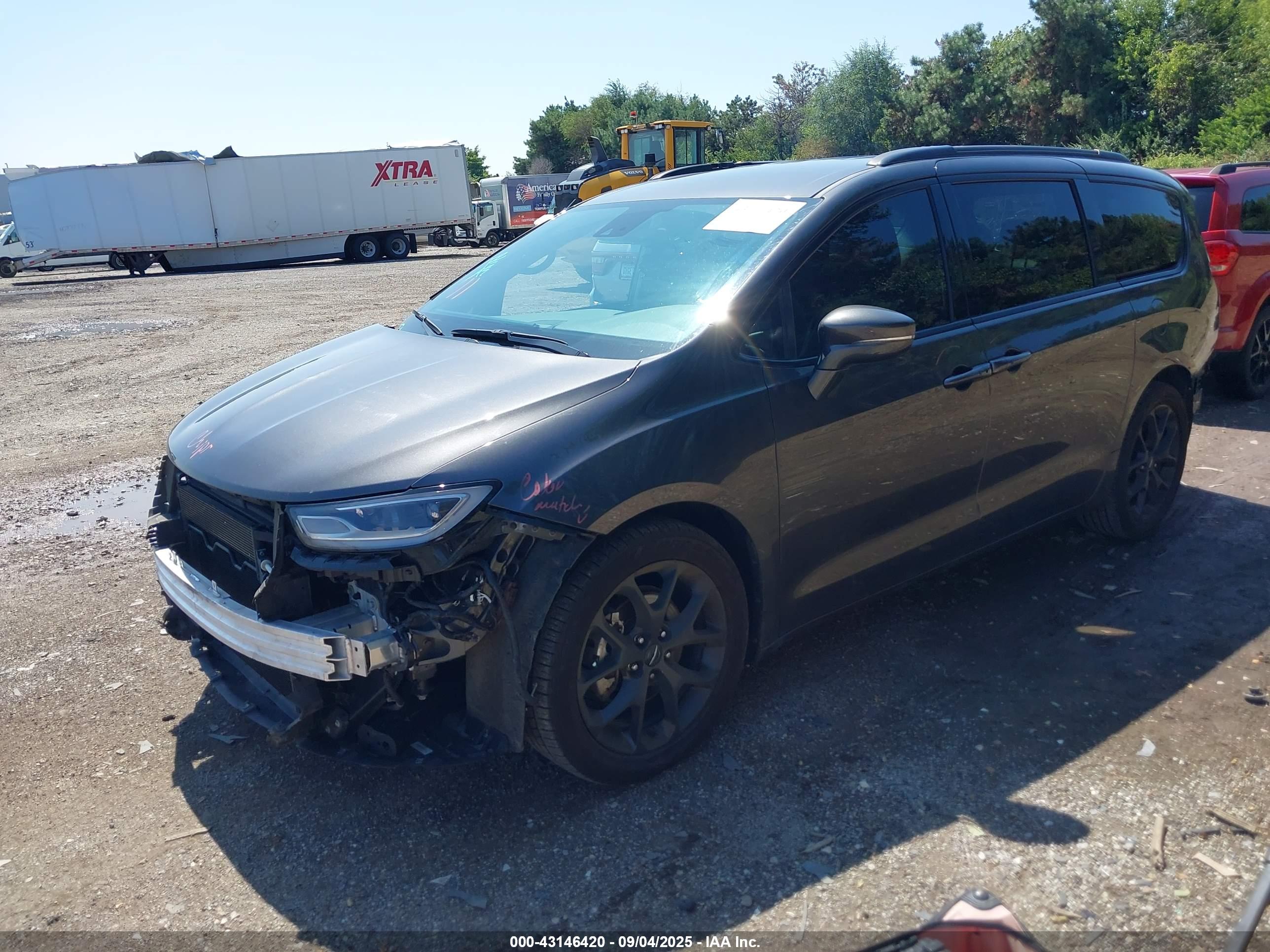 CHRYSLER PACIFICA image 2