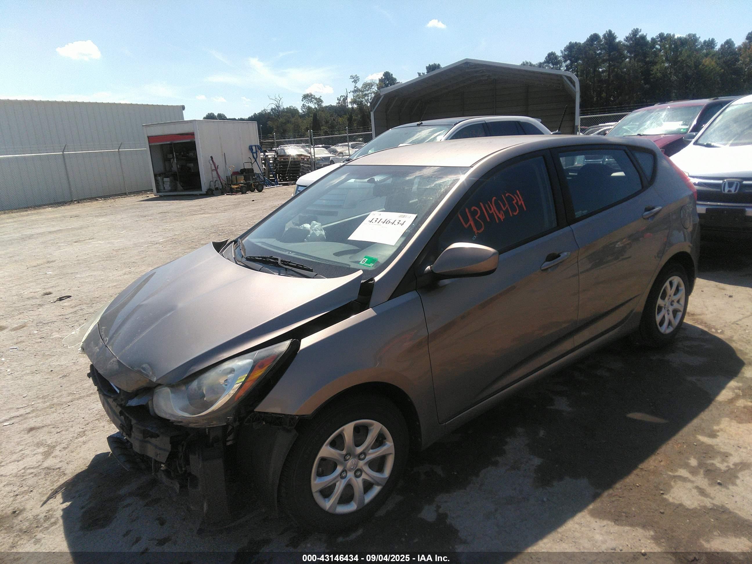 HYUNDAI ACCENT image 2