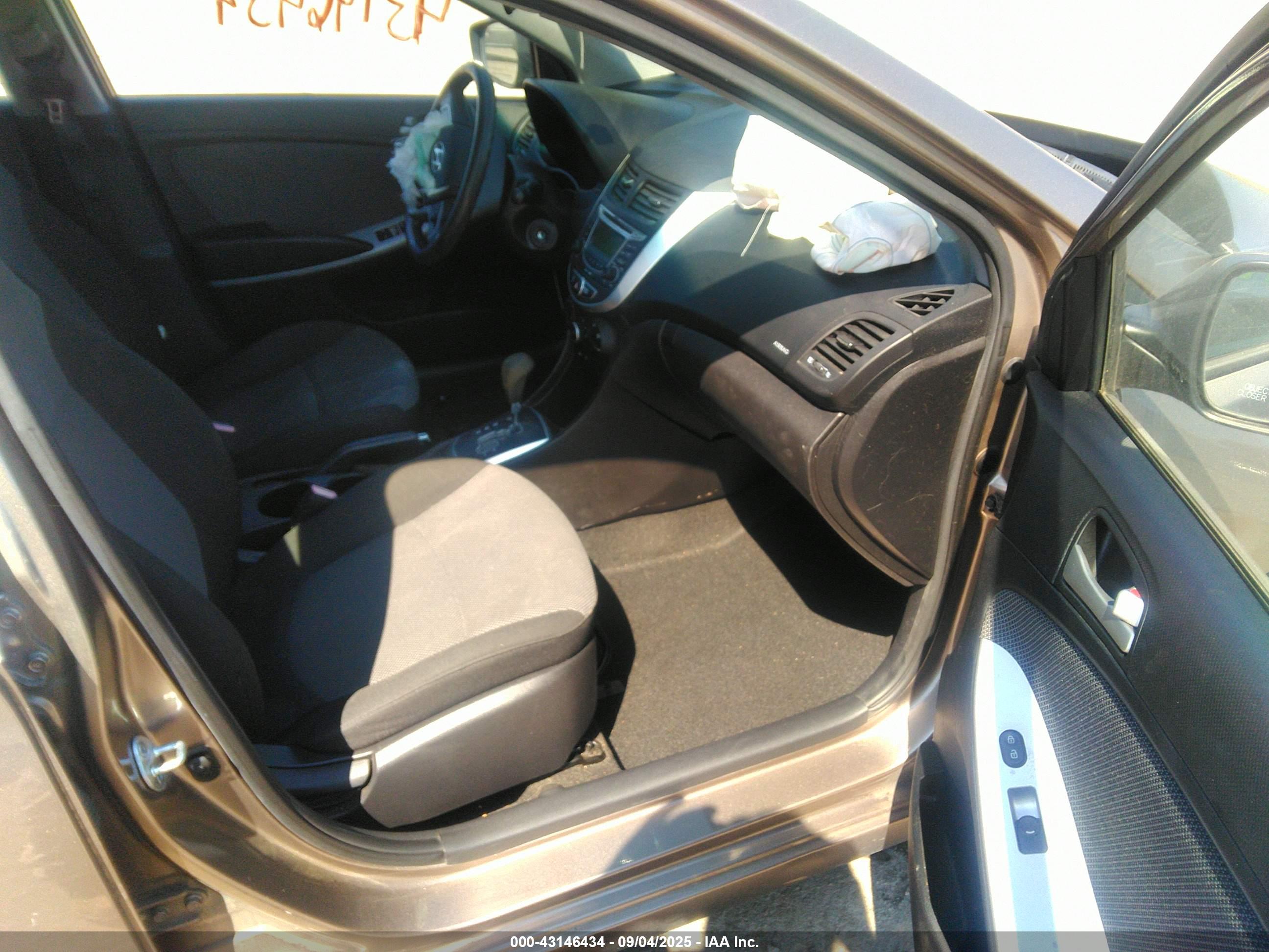 HYUNDAI ACCENT image 5