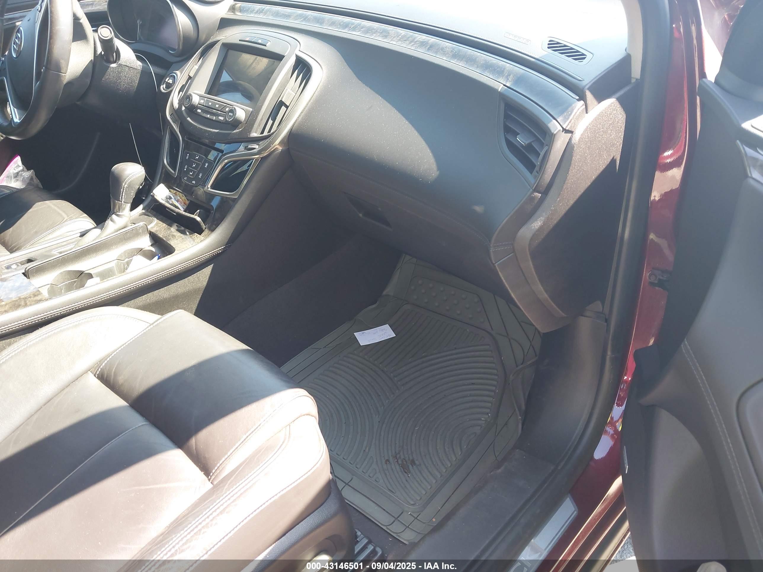 BUICK LACROSSE image 5