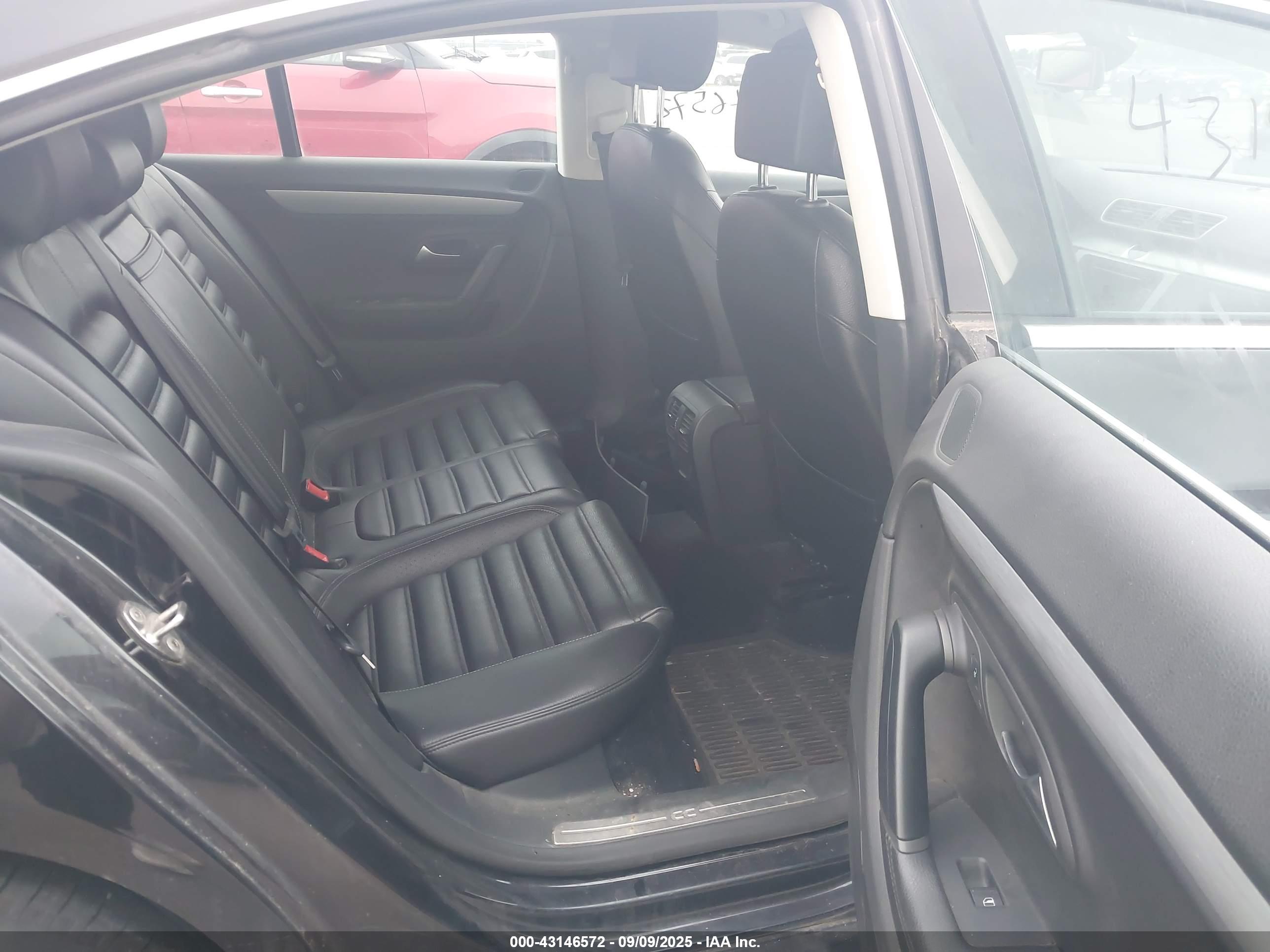 VOLKSWAGEN CC image 8